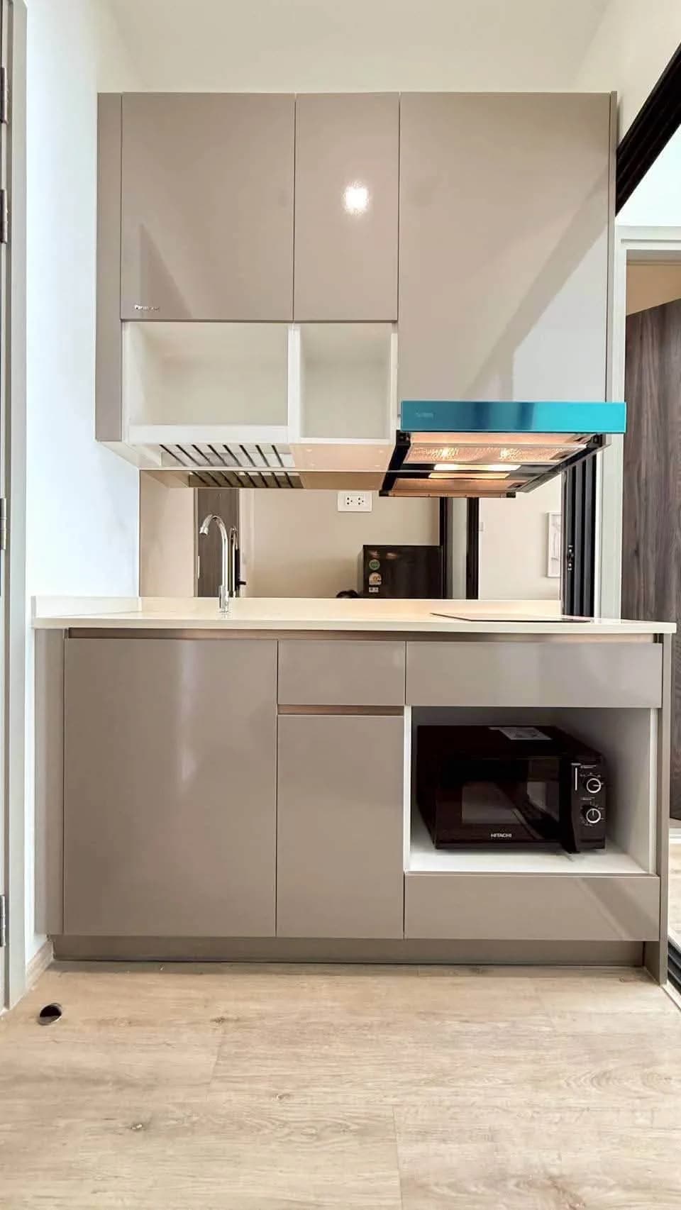 1-Schlafzimmer-Eigentumswohnung zur Miete im The Rich Rama 9 - Srinakarin, 27 m², 14. Etage, komplett möbliert, nahe MRT und Airport Rail Link Hua Mak Foto 6