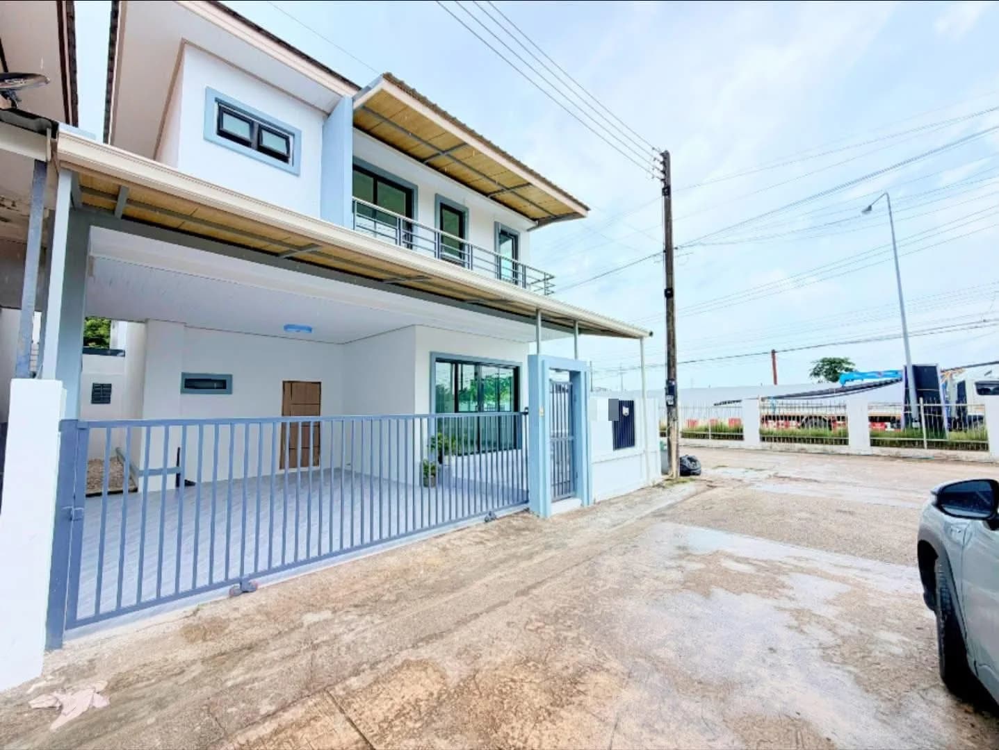 Eck-Doppelhaushälfte zum Verkauf im Phanason Grand Ville, Bang Jo, Thalang, Phuket, 3 Schlafzimmer, 3 Badezimmer, ohne Übertragungsgebühr, 4.39 Millionen Baht Foto 2