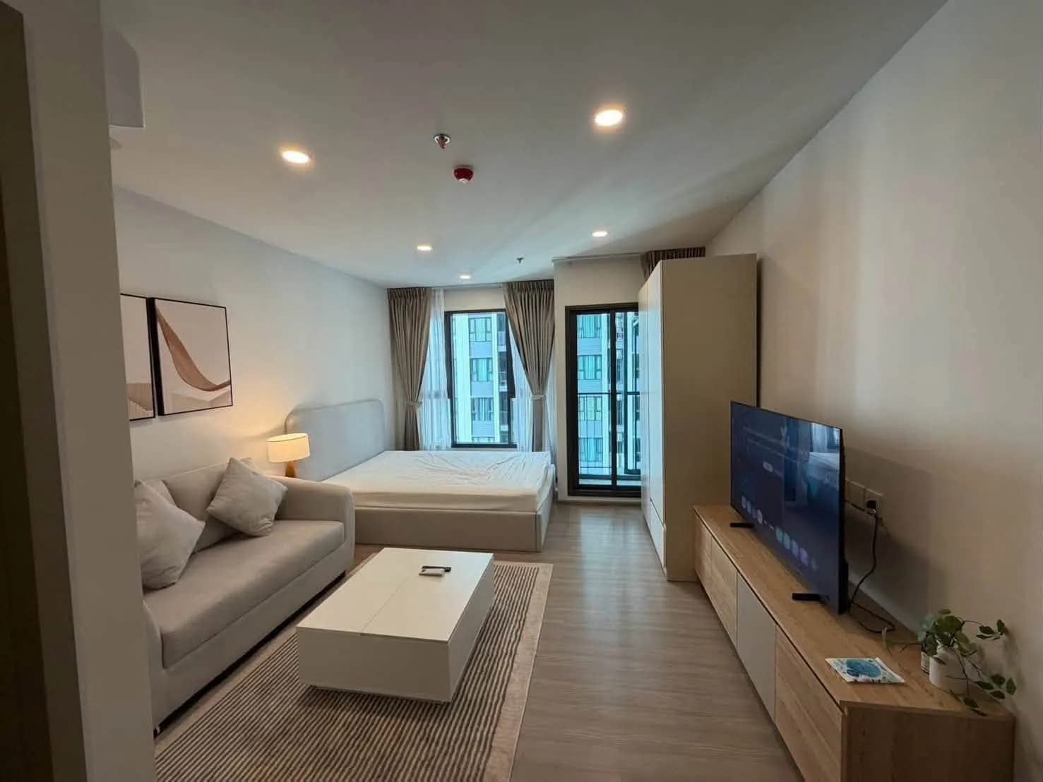 ให้เช่าคอนโด Aspire Sukhumvit-Rama 4 ห้องสตูดิโอ 24.95 ตร.ม. ชั้น 21 รวมส่วนกลางและที่จอดรถ ใกล้ BTS พระโขนง