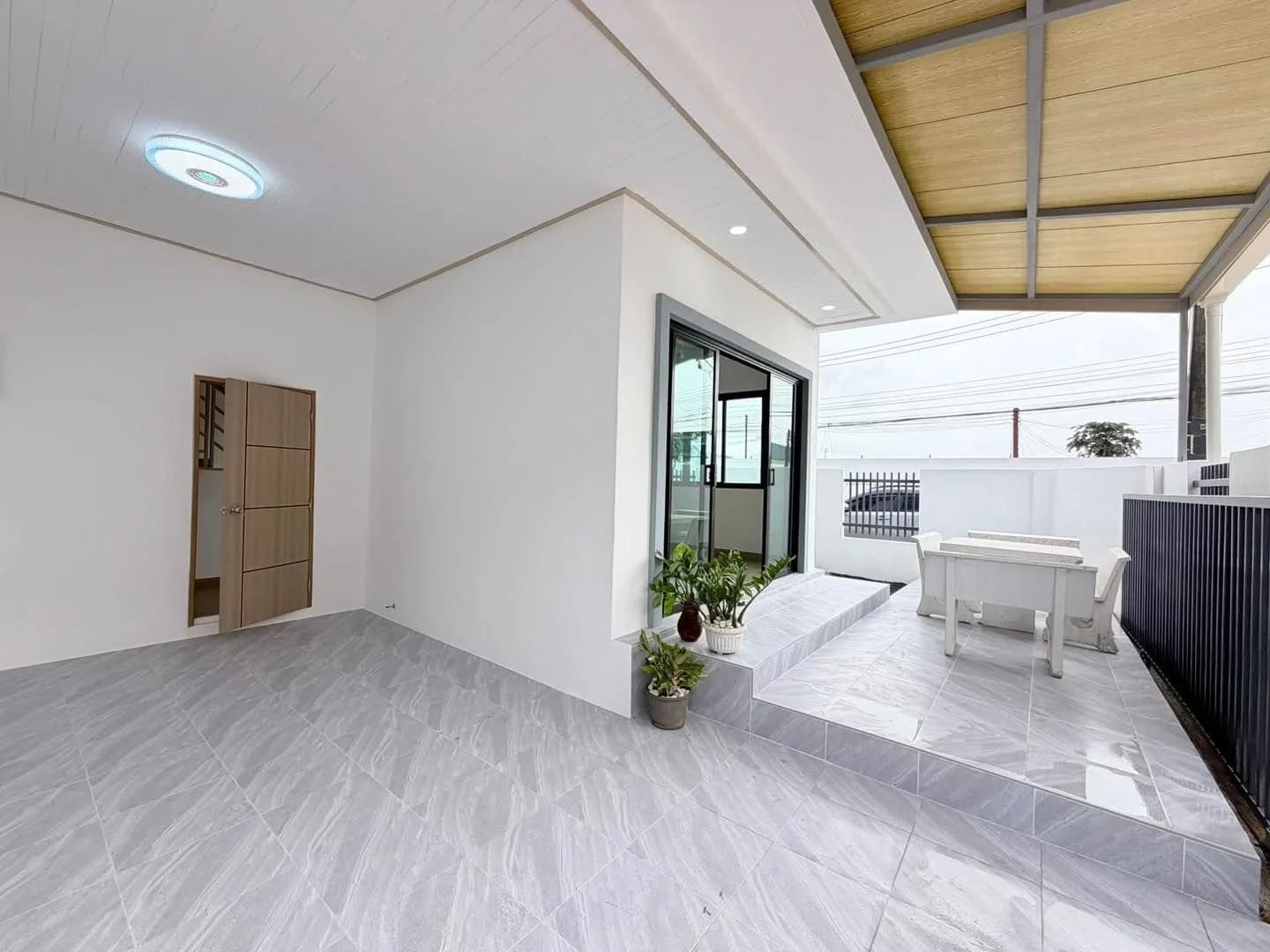 Eck-Doppelhaushälfte zum Verkauf im Phanason Grand Ville, Bang Jo, Thalang, Phuket, 3 Schlafzimmer, 3 Badezimmer, ohne Übertragungsgebühr, 4.39 Millionen Baht Foto 3