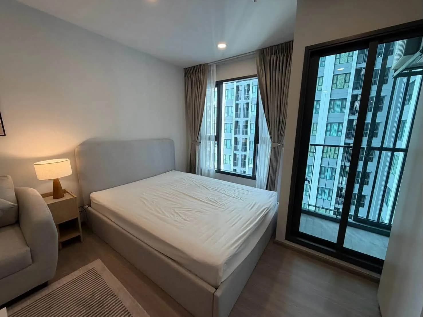 Studio-Eigentumswohnung zur Miete im Aspire Sukhumvit-Rama 4, 24.95 m², 21. Etage, Gemeinschaftskosten und Parkplatz inklusive, nahe BTS Phra Khanong Foto 3