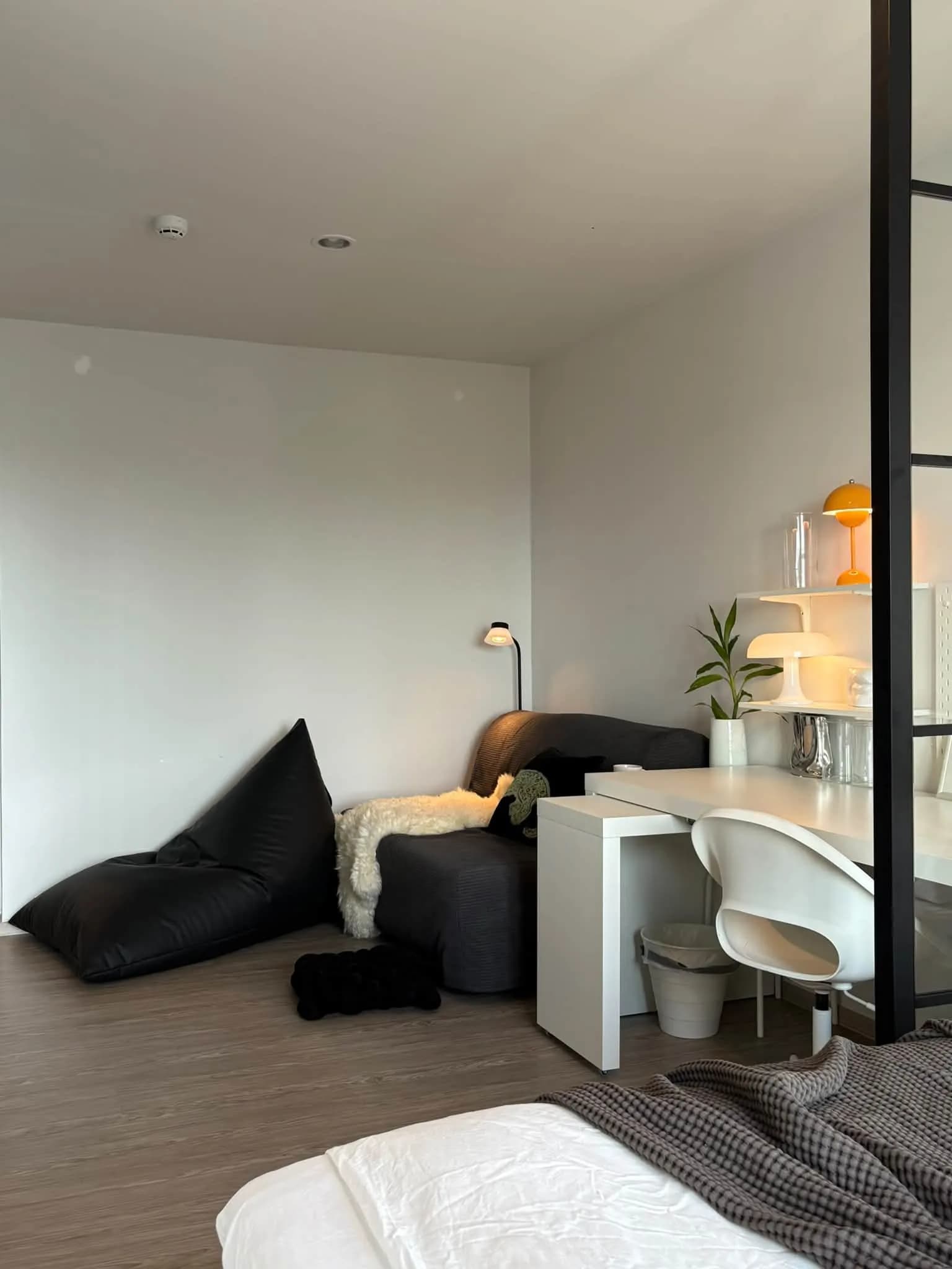 Căn hộ chung cư 1 phòng ngủ cho thuê tại Regent Home Bangna, 28 m², tầng 5, có nội thất, có lối đi bộ có mái che phía sau đến BTS Bang Na ảnh 2
