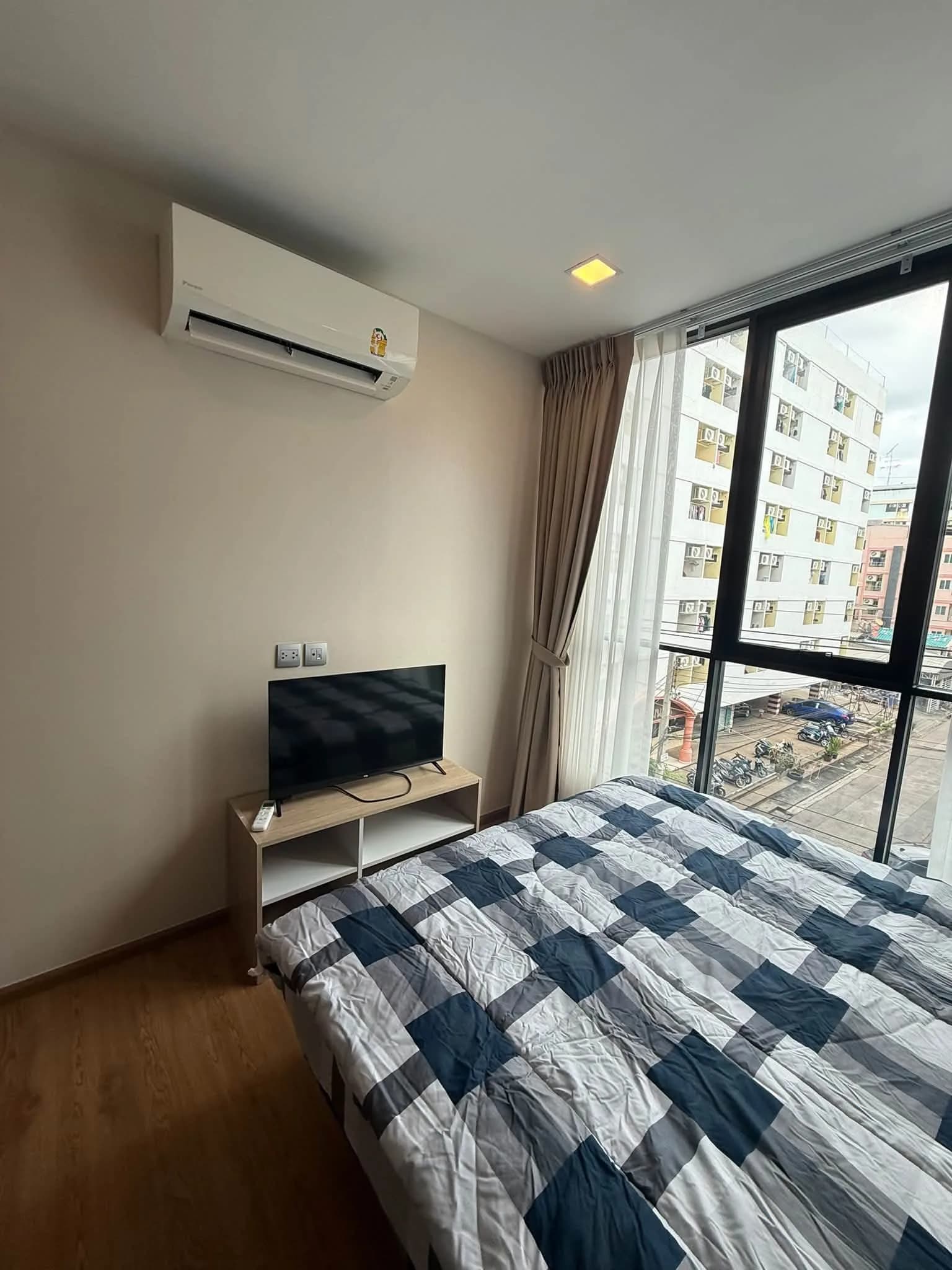 2-Schlafzimmer-Eigentumswohnung zum Verkauf oder zur Miete im Brown Condo Huaikwang, 36 m², 4. Etage, Ausrichtung nach Osten, neuwertig, nahe MRT Huai Khwang Foto 5