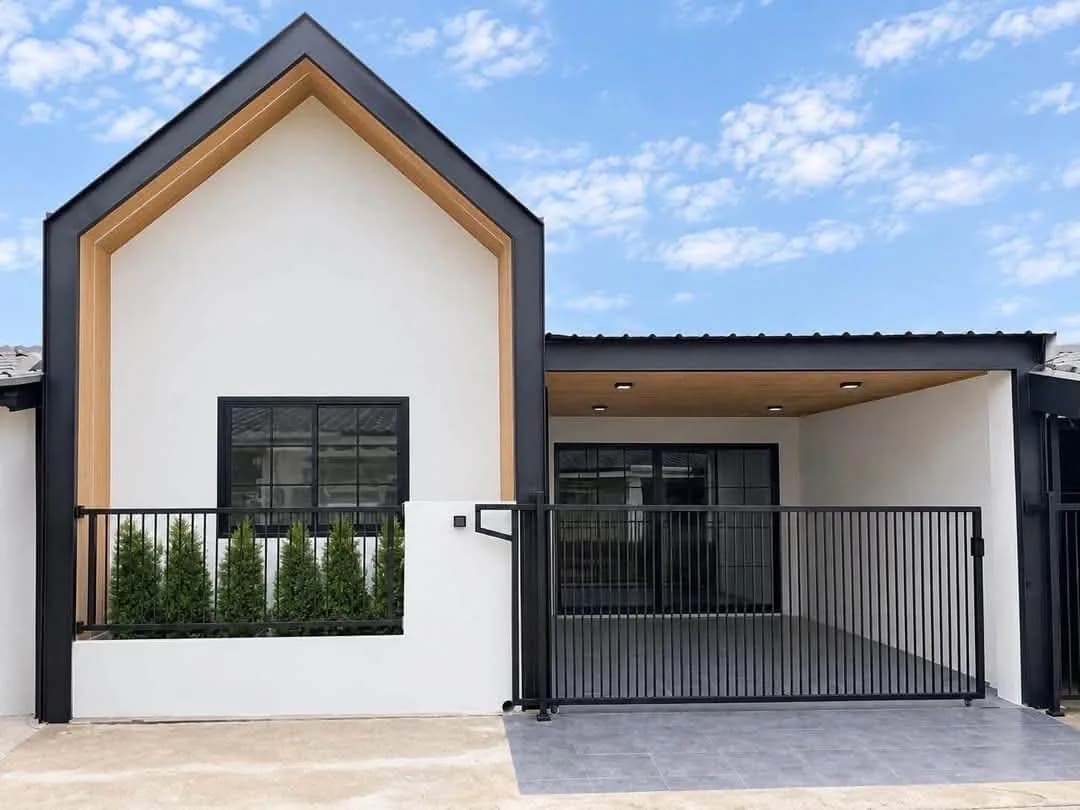 Renoviertes eingeschossiges Haus mit 3 Schlafzimmern zum Verkauf im Chaofa Dowroong, Phuket Town, 30 sq.wah, 3.79 Millionen Baht
