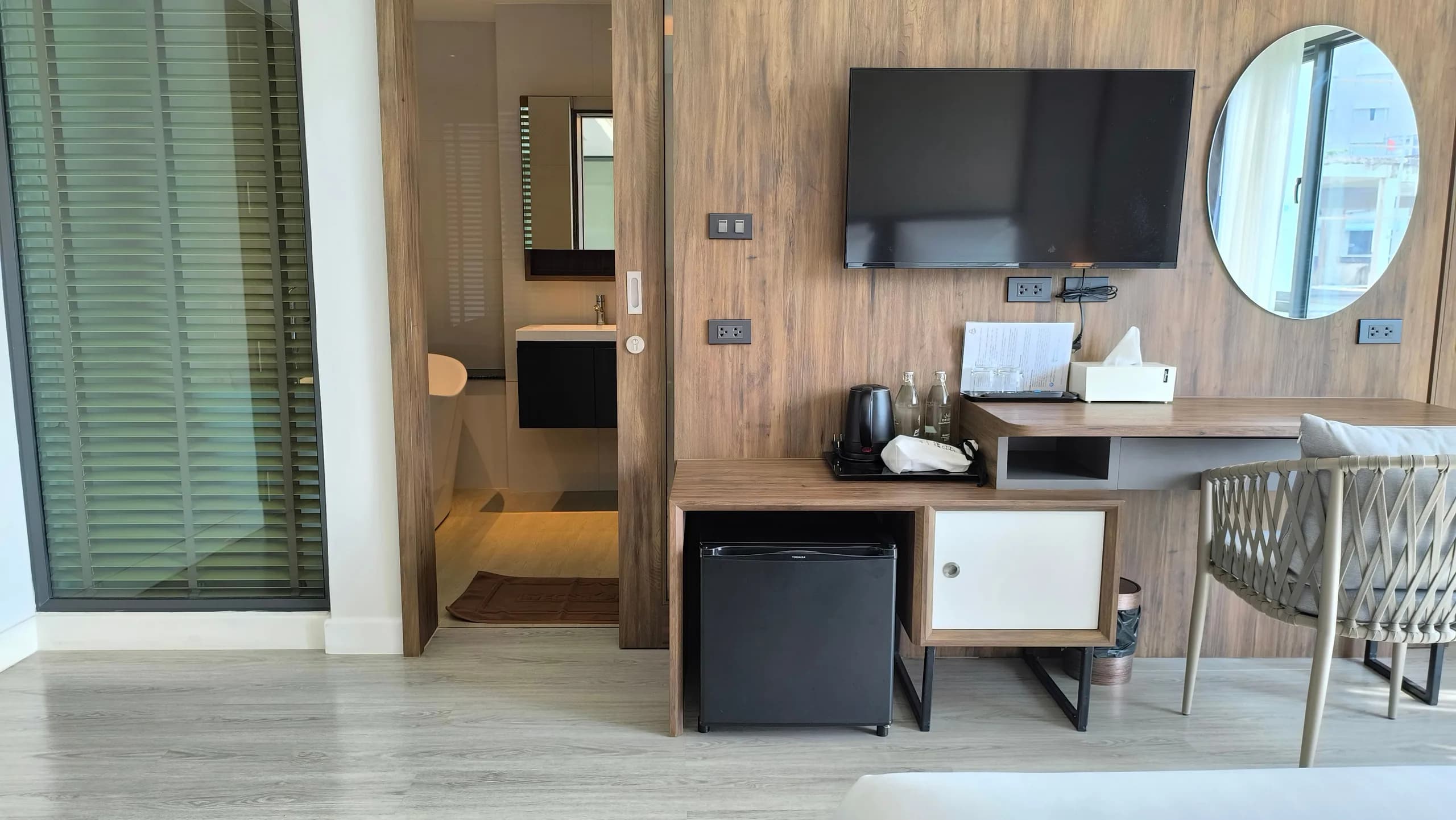 Adamus House, Rama 4 Road, Hua Lamphong, Bang Rak: Serviced Apartment, Zimmer mit 17-42 m² zur Monatsmiete, Wasser und Strom inbegriffen, etwa 100 m von MRT Hua Lamphong entfernt Foto 5