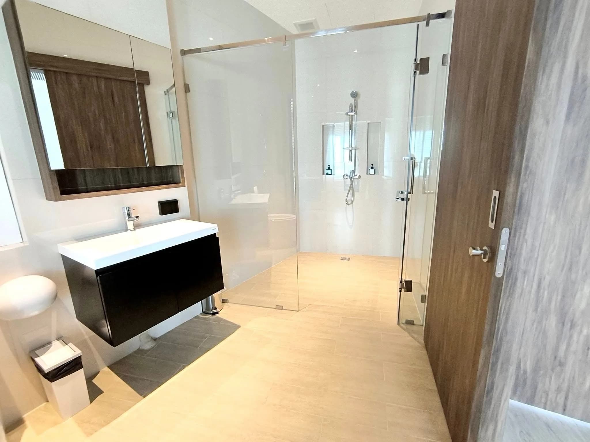 Adamus House, Rama 4 Road, Hua Lamphong, Bang Rak: Serviced Apartment, Zimmer mit 17-42 m² zur Monatsmiete, Wasser und Strom inbegriffen, etwa 100 m von MRT Hua Lamphong entfernt Foto 7