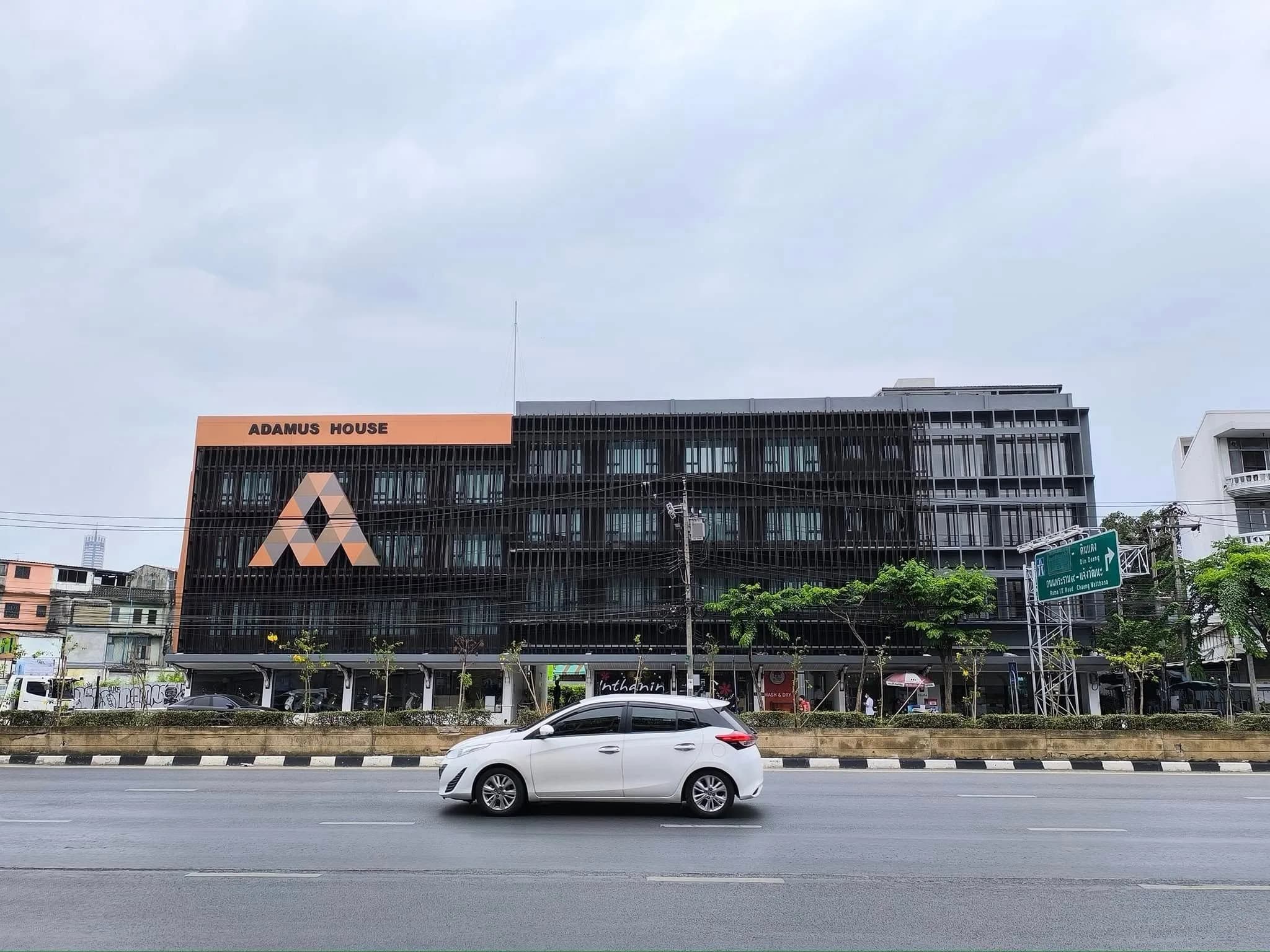 Adamus House, Rama 4 Road, Hua Lamphong, Bang Rak: Serviced Apartment, Zimmer mit 17-42 m² zur Monatsmiete, Wasser und Strom inbegriffen, etwa 100 m von MRT Hua Lamphong entfernt Foto 8