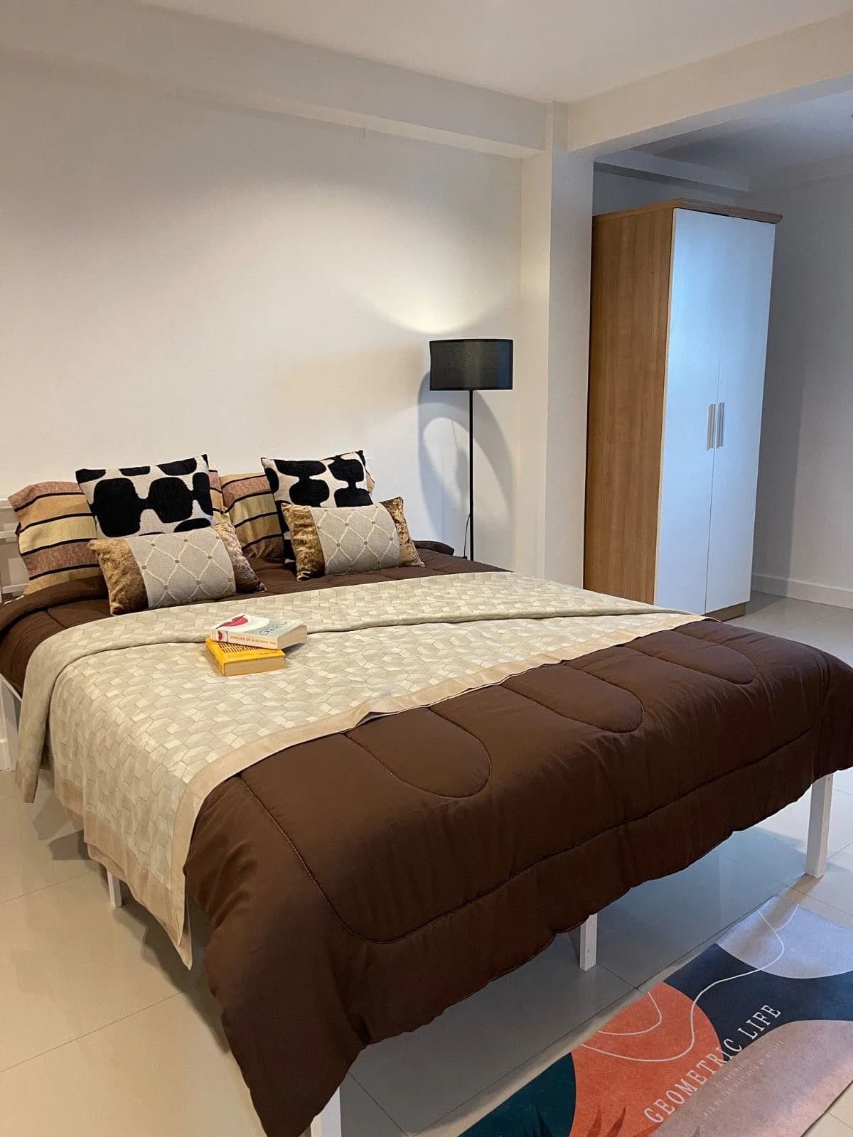 AI Place, Soi Phraya Prasoet, rue Inthraphon, Wang Thonglang : studios et logements 1 chambre de 24 à 38 m² au mois, près de Ramkhamhaeng photo 3