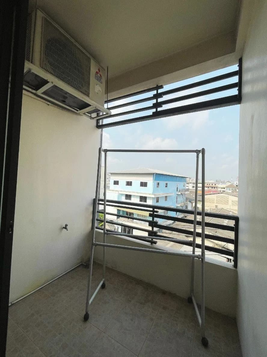 AI Place, Soi Phraya Prasoet, rue Inthraphon, Wang Thonglang : studios et logements 1 chambre de 24 à 38 m² au mois, près de Ramkhamhaeng photo 5