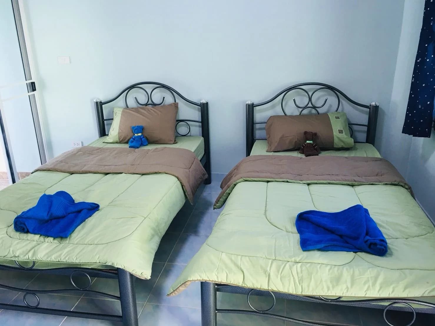 Ama Apartment Wat Ket: Prince Royal's College के सामने 25 वर्ग मीटर के एसी मासिक किराए के कमरे