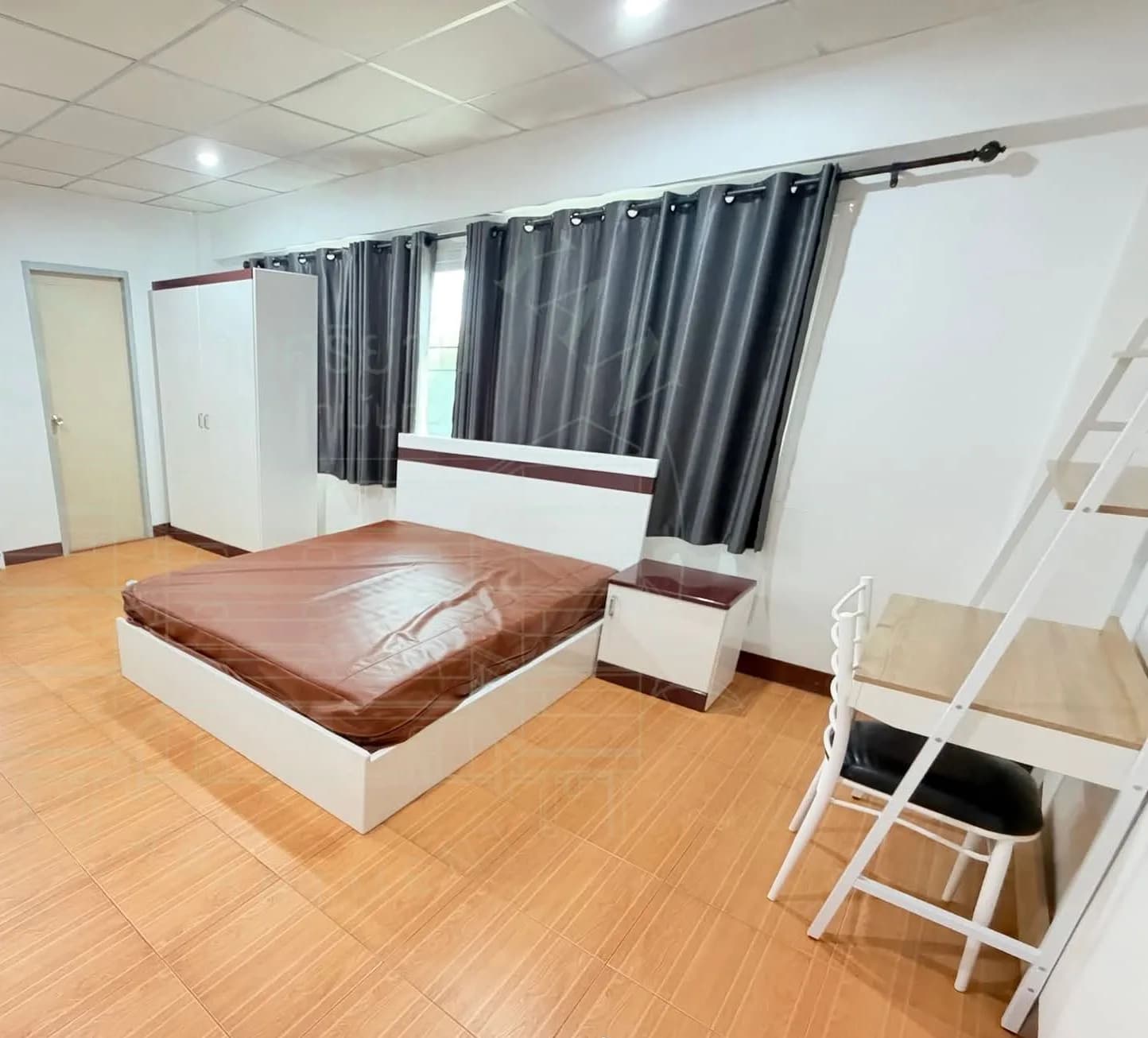 Apartment Baan Sriyan, Soi Si Yan 1, Dusit : chambres meublées au mois autour d'une cour ombragée, près du marché Si Yan photo 5