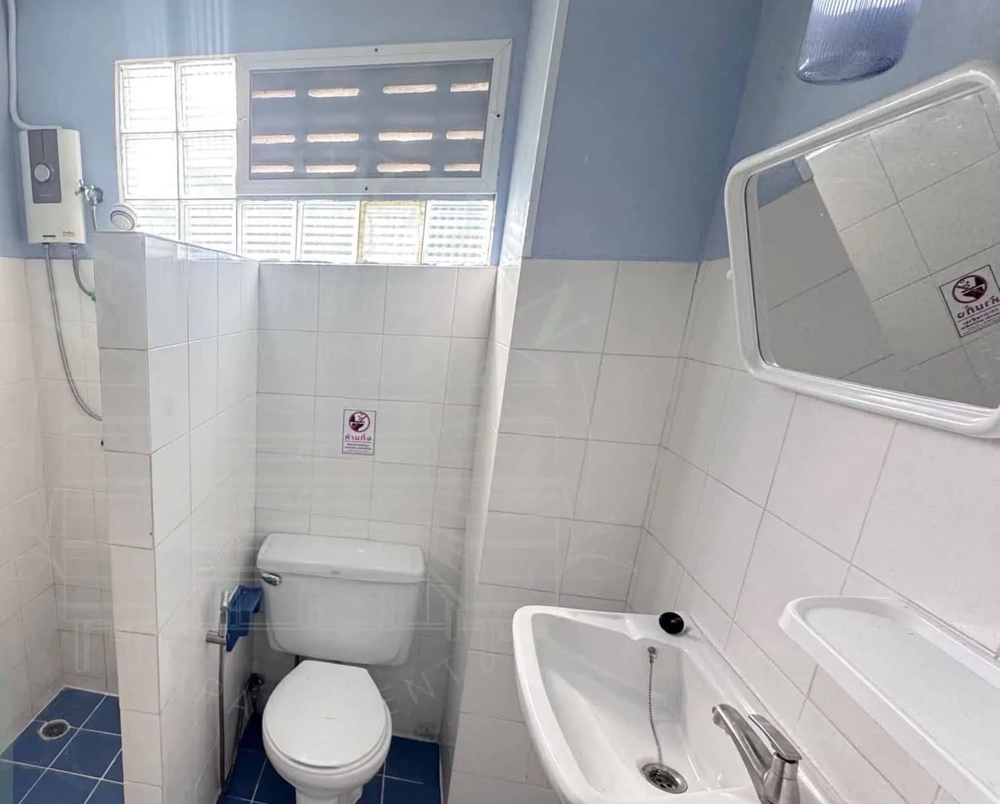 Apartment Baan Sriyan, Soi Si Yan 1, Dusit : chambres meublées au mois autour d'une cour ombragée, près du marché Si Yan photo 8