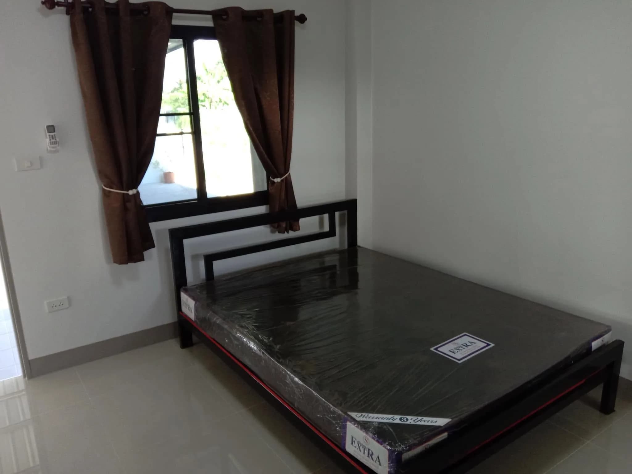 Apisit House, Ton Thong, Lamphun: Möblierte klimatisierte Zimmer zur Monatsmiete nahe der Polizeistation Mueang Lamphun Foto 5