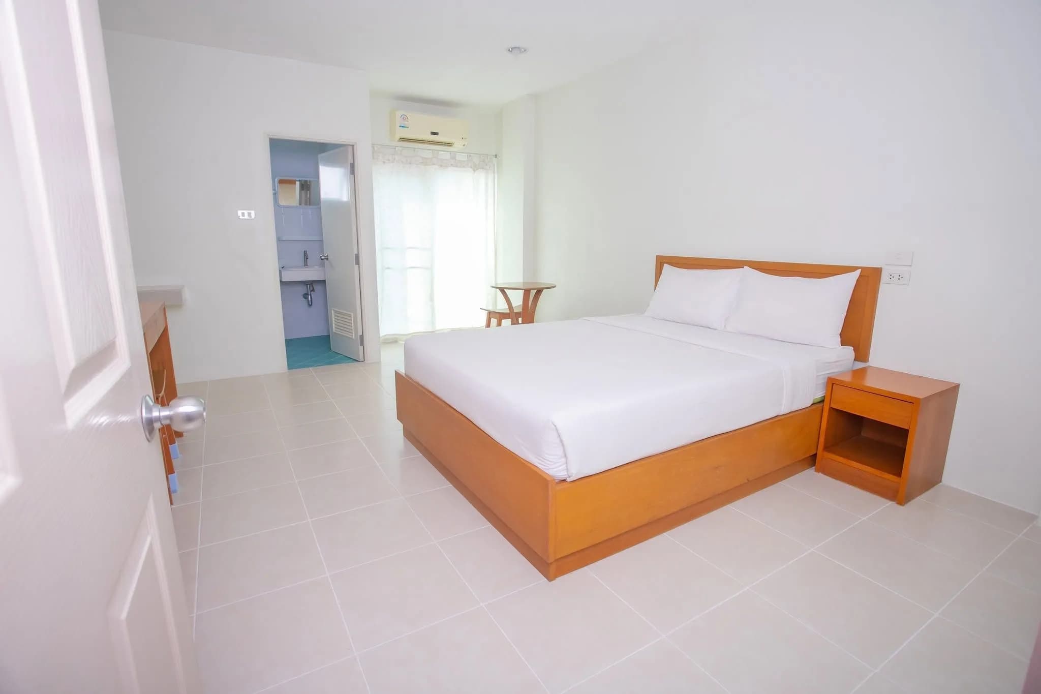Araya Ville في Noen Phra، Rayong: غرف شهرية 27-32 م² مع مصعد، مقابل مدرسة St. Joseph Rayong