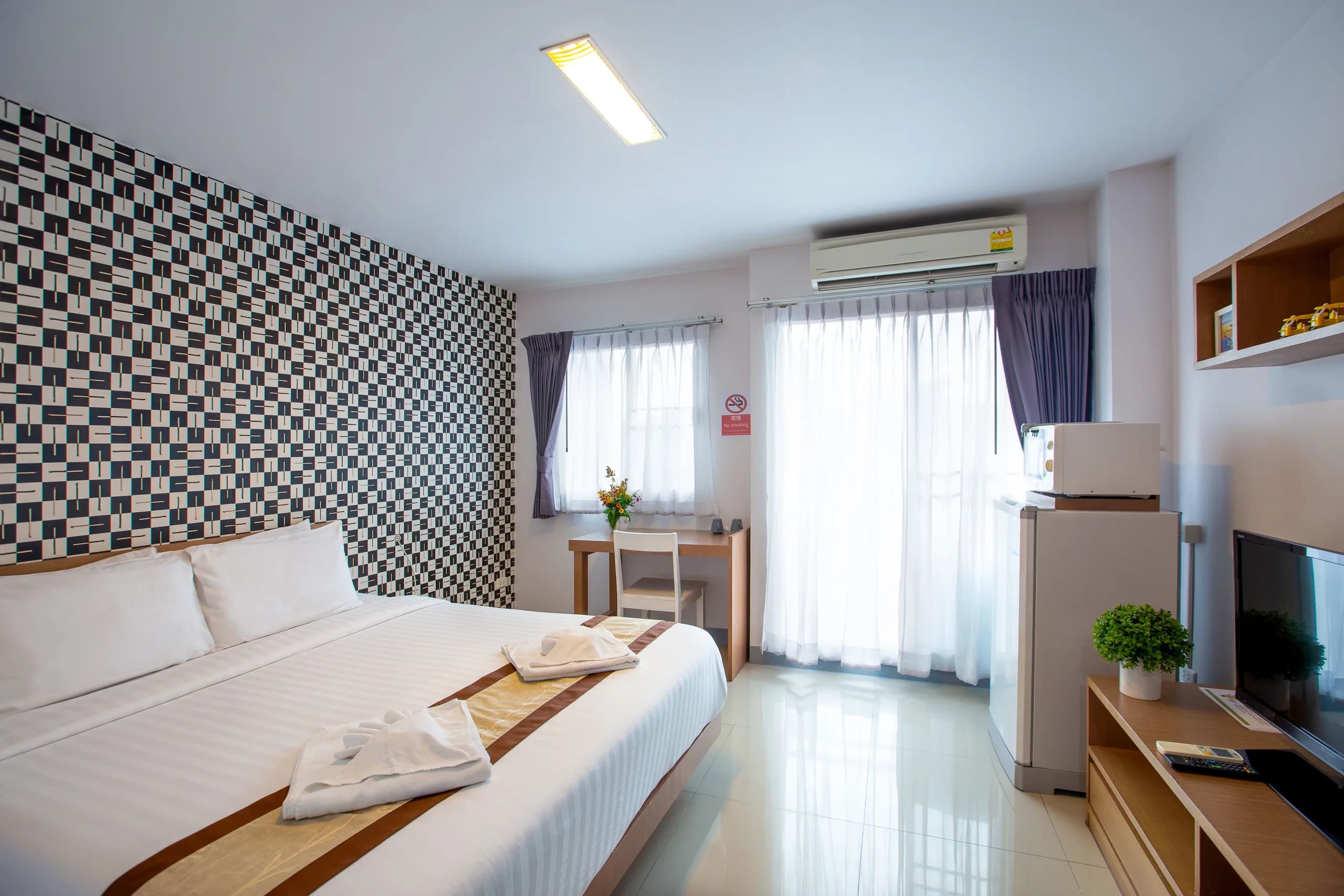 Ascella Apartment, Sukhumvit 38, Khlong Toei: Serviced Apartment with a Rooftop Onsen, Monthly Studios and Suites near BTS Thong Lo photo 2