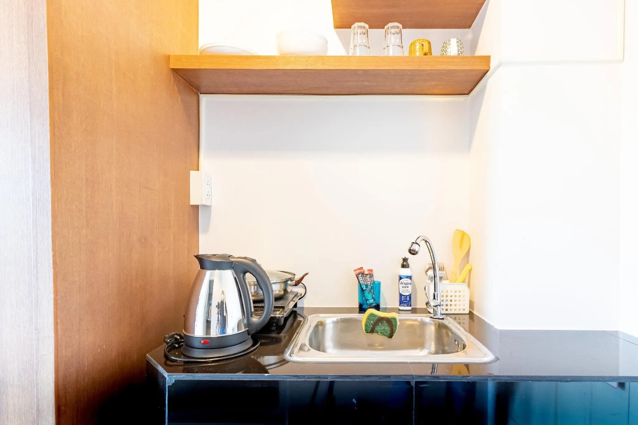 Ascella Apartment, Sukhumvit 38, Khlong Toei: Serviced Apartment with a Rooftop Onsen, Monthly Studios and Suites near BTS Thong Lo photo 4
