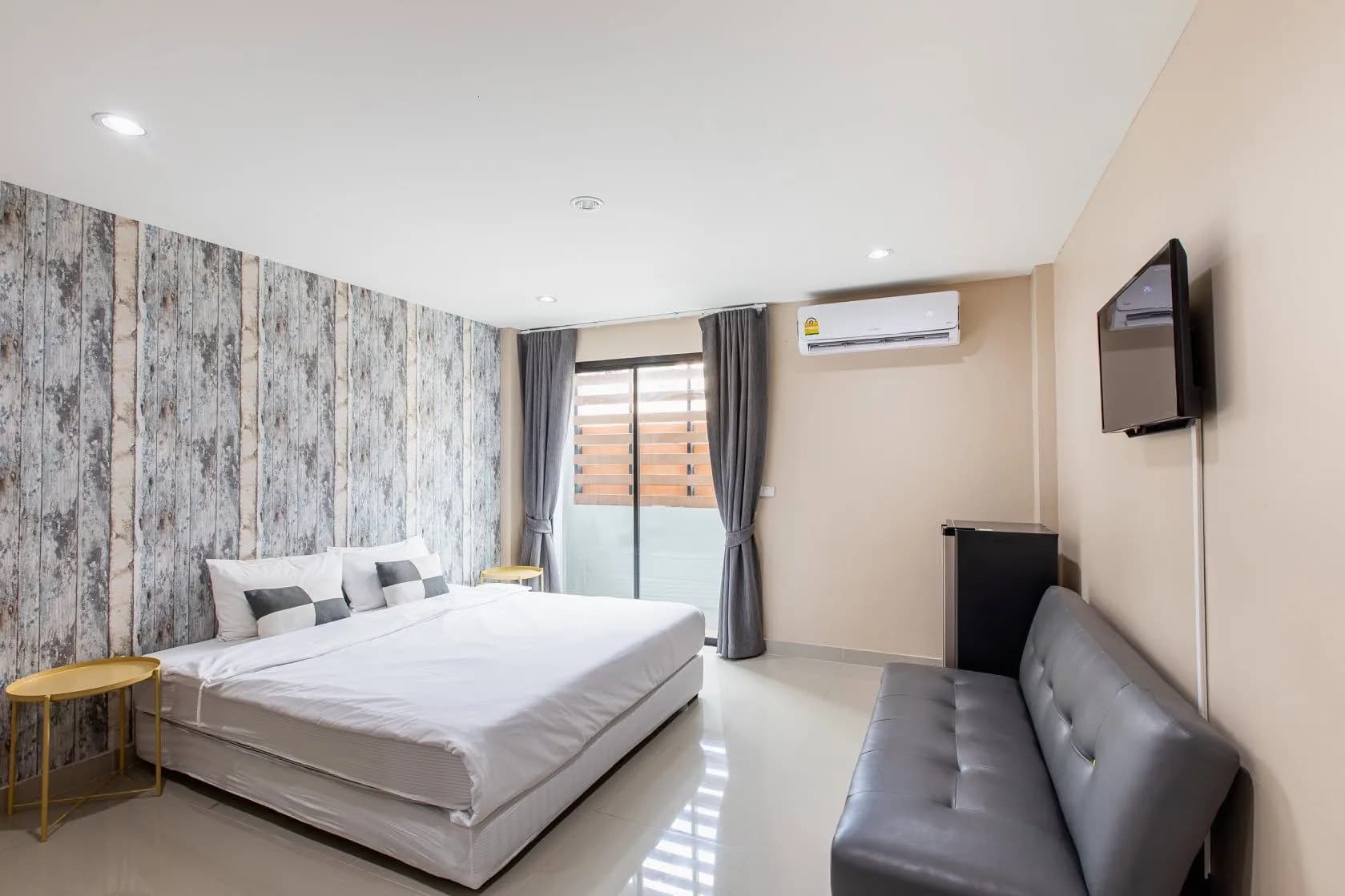 Asia Place Apartment 2, Soi Phetkasem 42 Yaek 1, Phasi Charoen: Zimmer mit 32 m² zur Monatsmiete, mit kleiner Küche und Balkon, nahe der Siam-Universität Foto 2