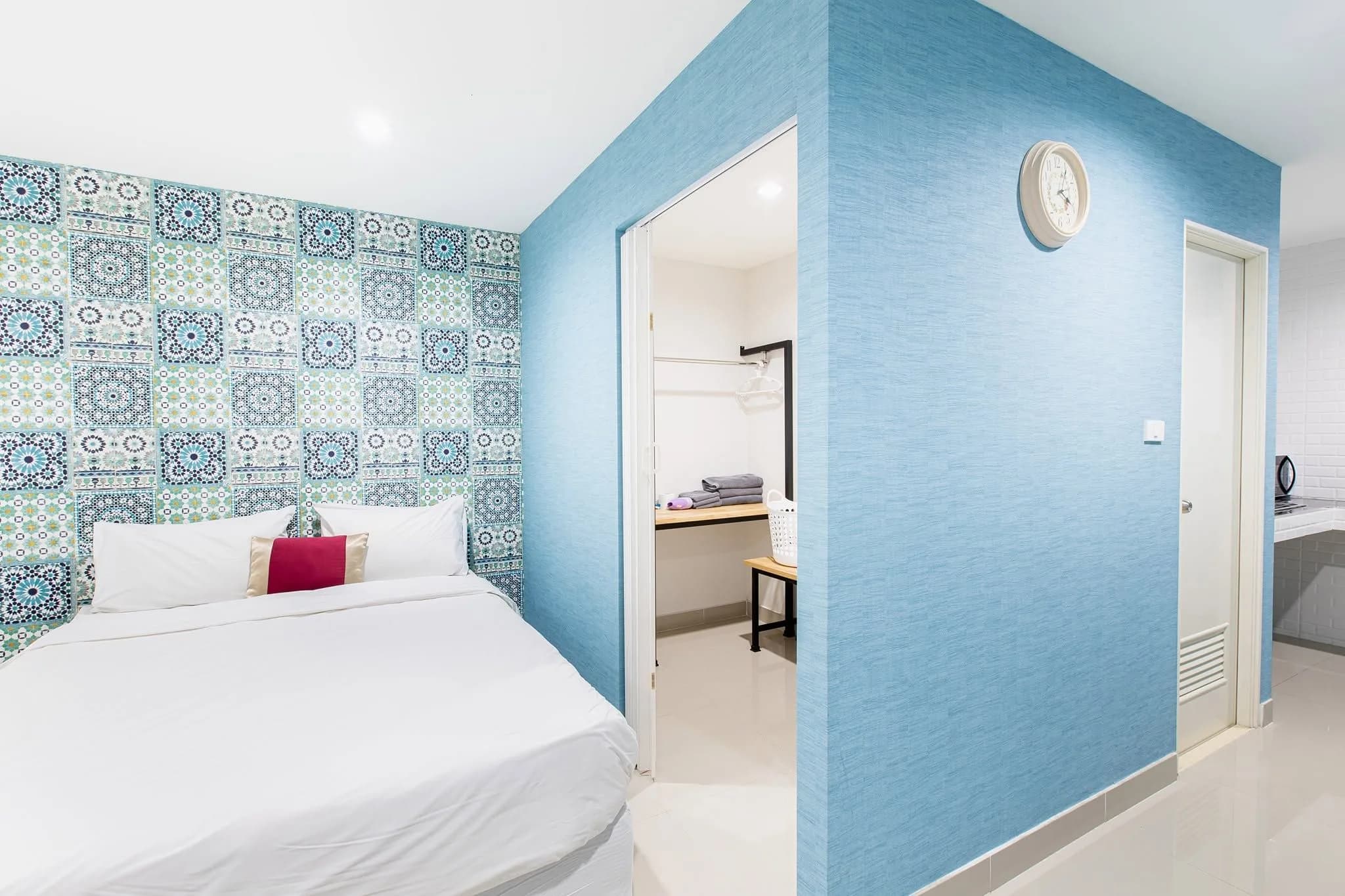 Asia Place Apartment 2, Soi Phetkasem 42 Yaek 1, Phasi Charoen: Zimmer mit 32 m² zur Monatsmiete, mit kleiner Küche und Balkon, nahe der Siam-Universität Foto 3