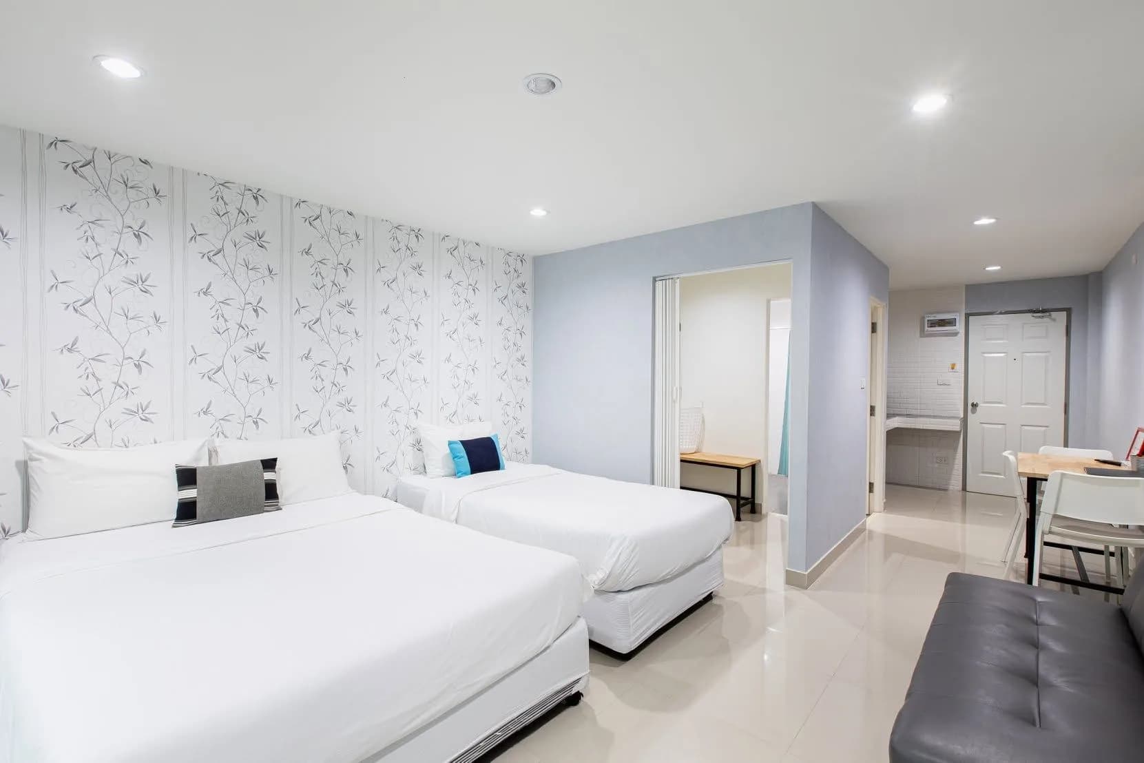 Asia Place Apartment 2, Soi Phetkasem 42 Yaek 1, Phasi Charoen: Zimmer mit 32 m² zur Monatsmiete, mit kleiner Küche und Balkon, nahe der Siam-Universität Foto 5