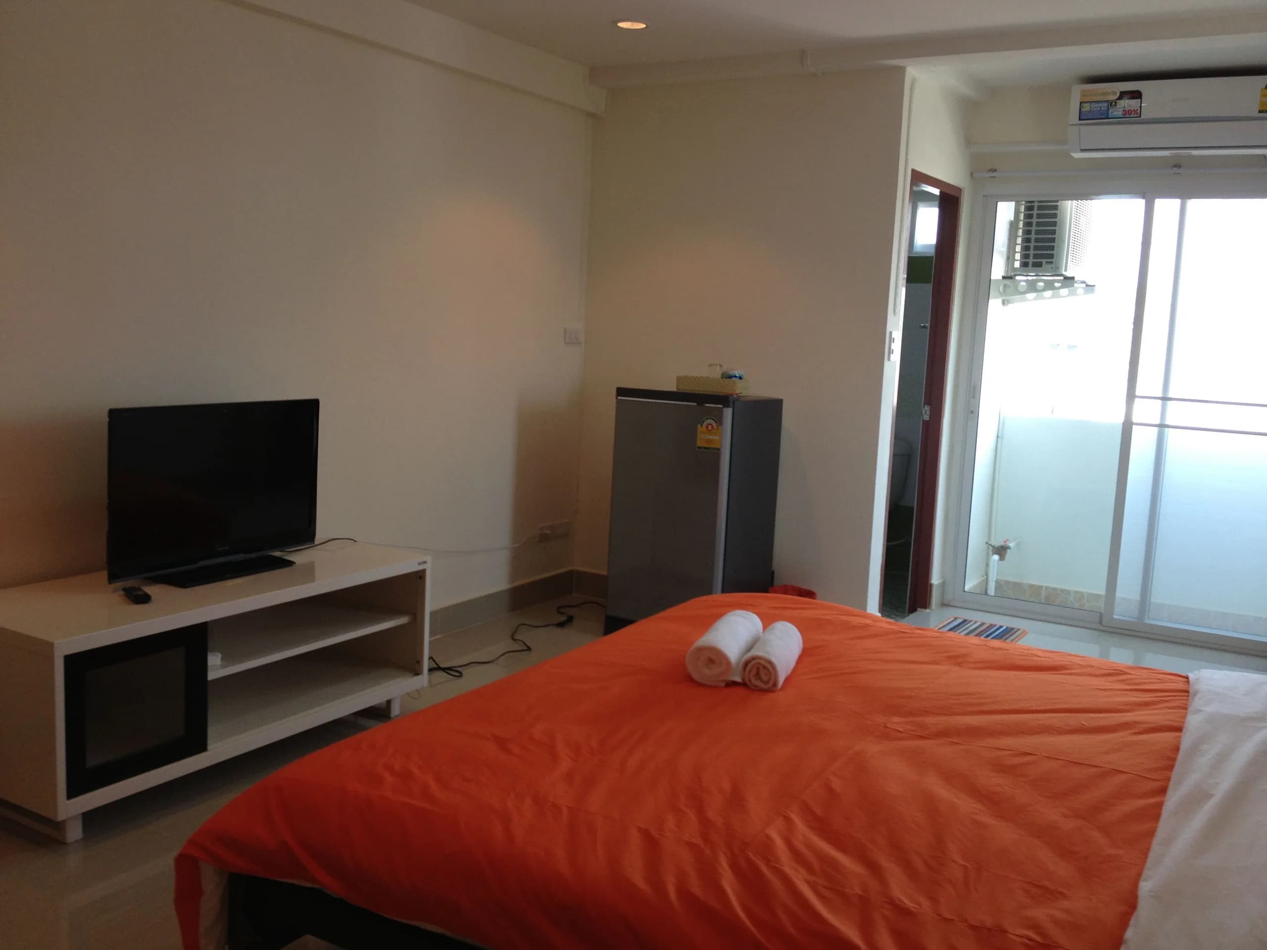Aung Phueng Serviced Apartment, Ban Chang: Monatsstudios mit 25 m², zweimal im Monat gereinigt, nahe Lotus's Ban Chang Foto 4