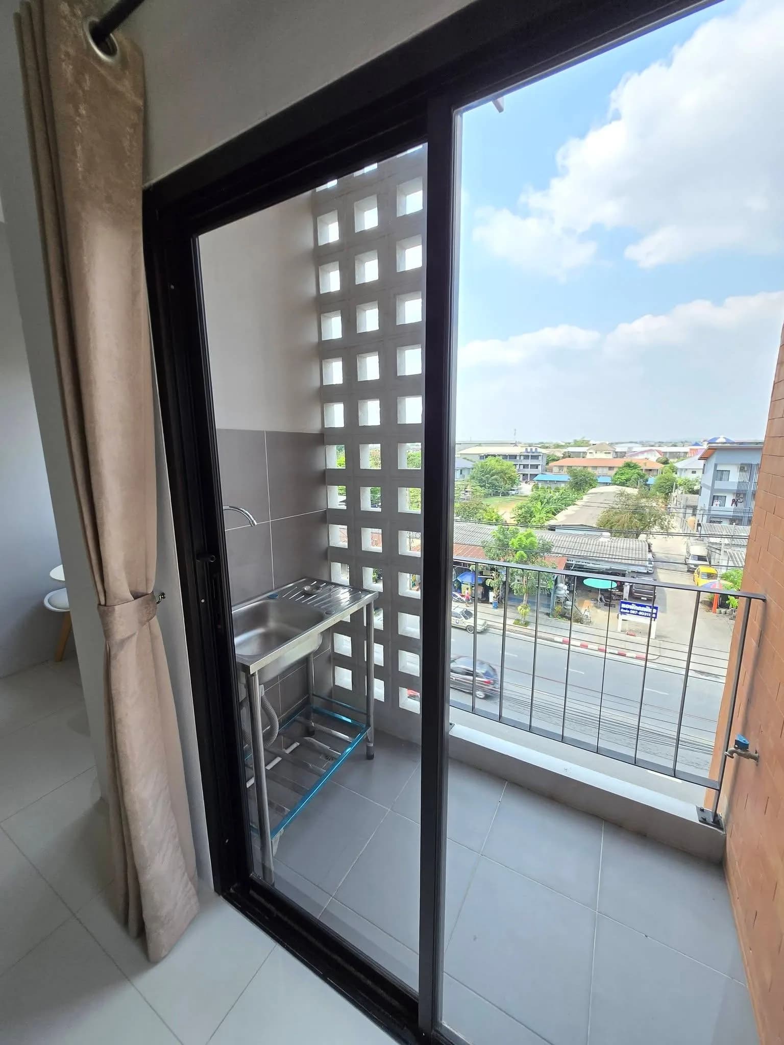 Baan Chaloem Phong Dormitory، طريق Chaloem Phong، Sai Mai، غرف مكيّفة للإيجار الشهري، مبنى جديد بمصعد، قرب مستشفى CGH Sai Mai صورة 7
