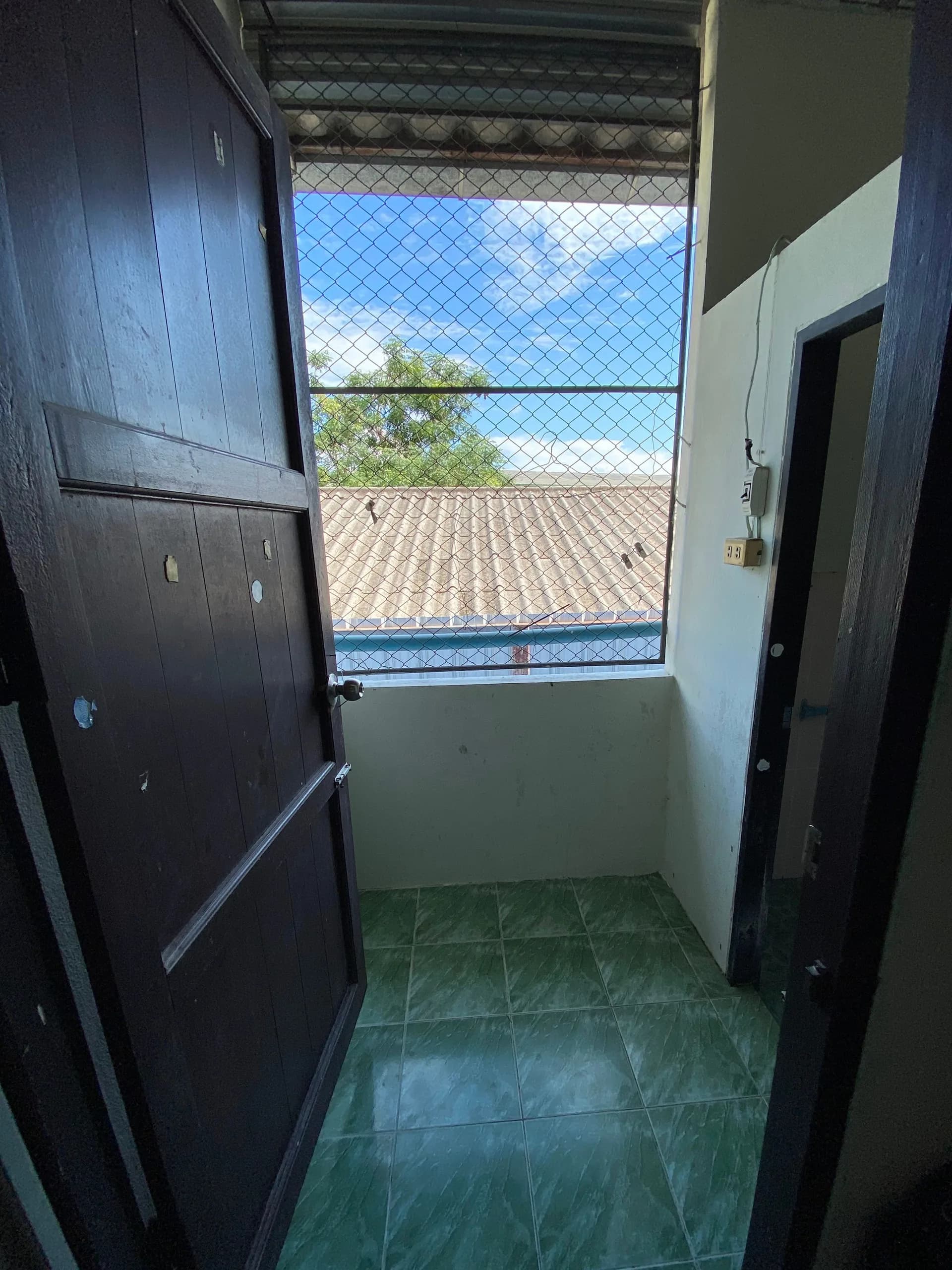Baan Chumphon Dormitory｜低価格のスタンダード・エアコン付き月契約ルームの寮、Montfort College近く（Tha Sala） 写真6