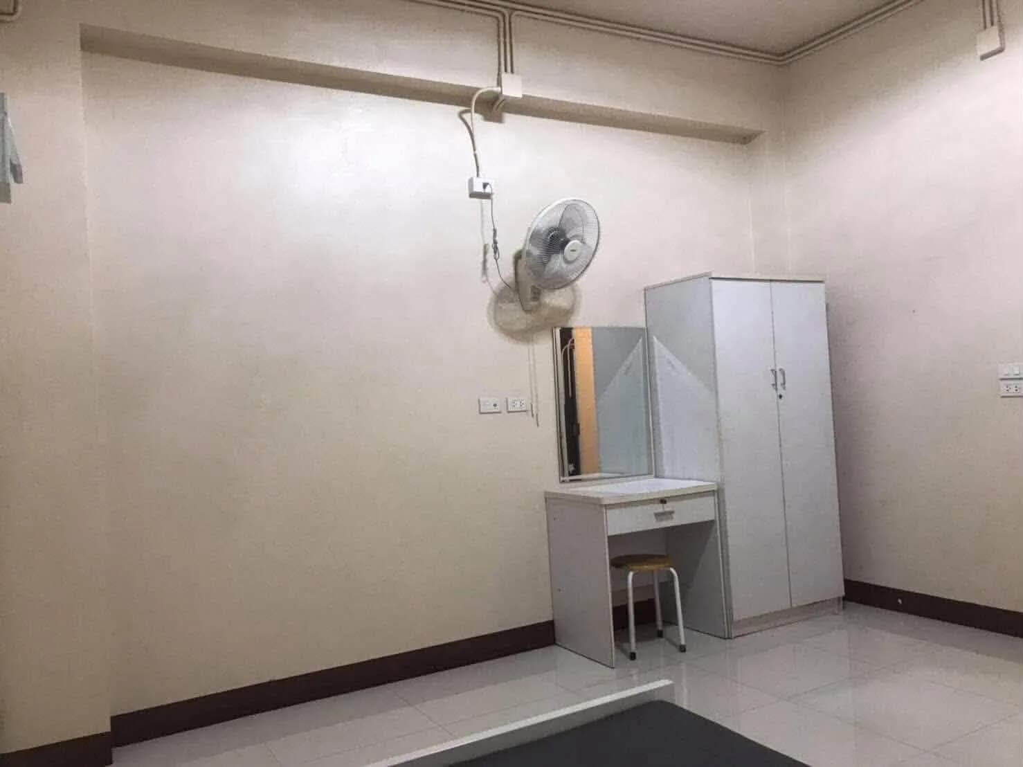 Baan Kamolwat Dormitory, Branch 3, Si Ping Mueang: комнаты с вентилятором и кондиционером помесячно рядом с Chiang Mai College of Dramatic Arts фото 6