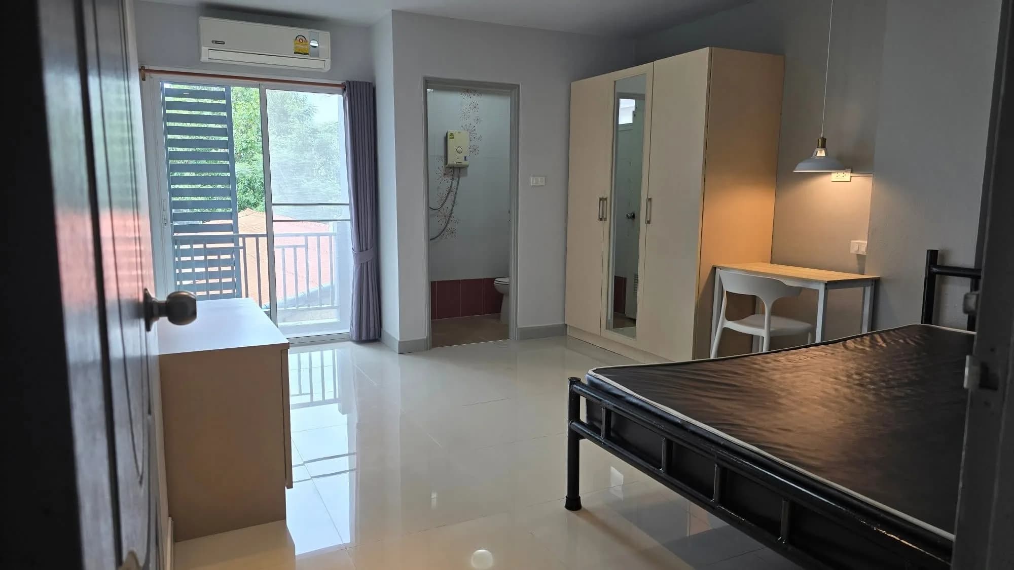 Baan Nitcha Rama 8, Soi Arun Amarin 55: Owner-Run Furnished Monthly Rooms, near Suan Luang Rama VIII Park photo 4