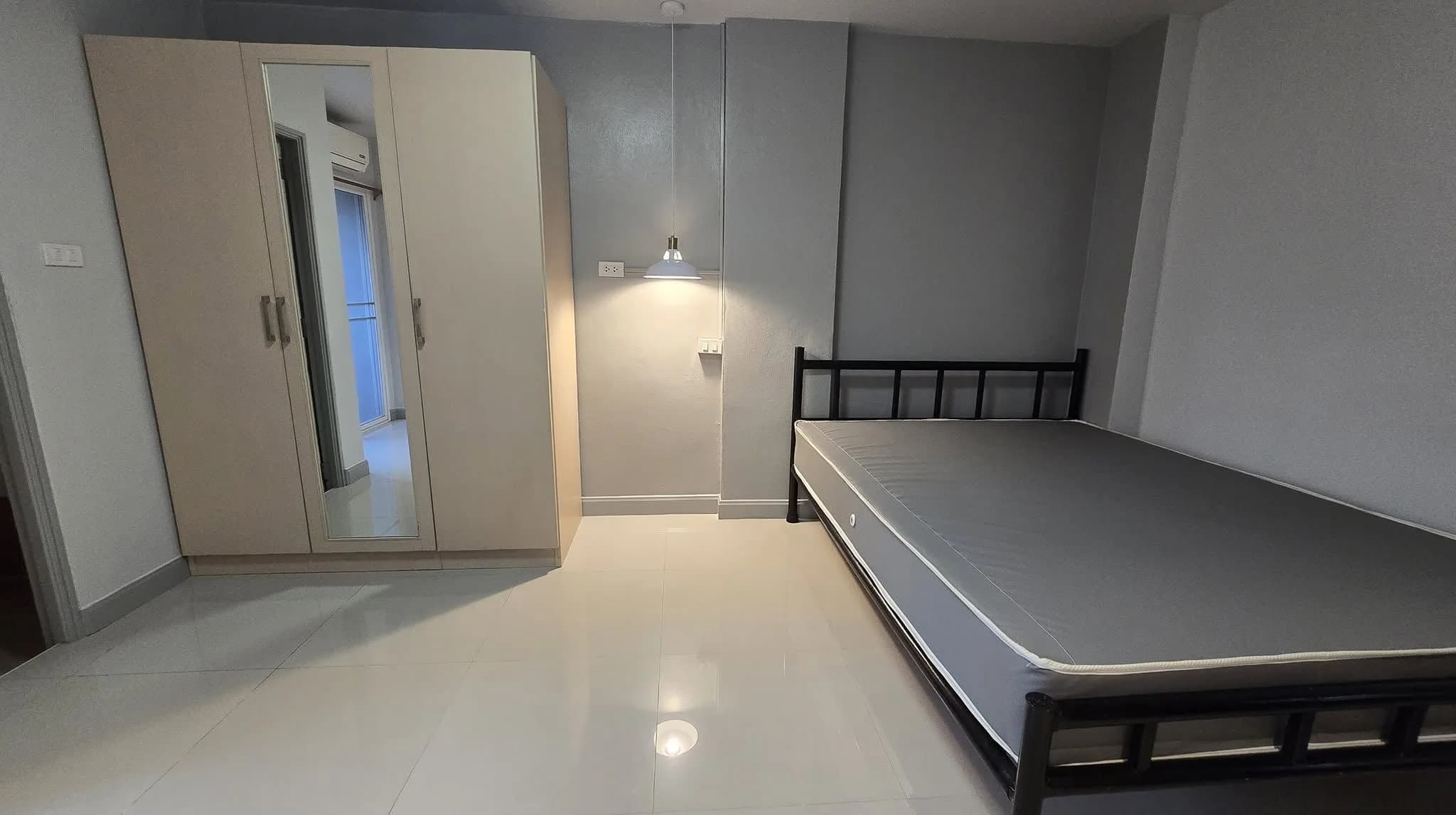 Baan Nitcha Rama 8, Soi Arun Amarin 55: Owner-Run Furnished Monthly Rooms, near Suan Luang Rama VIII Park photo 5