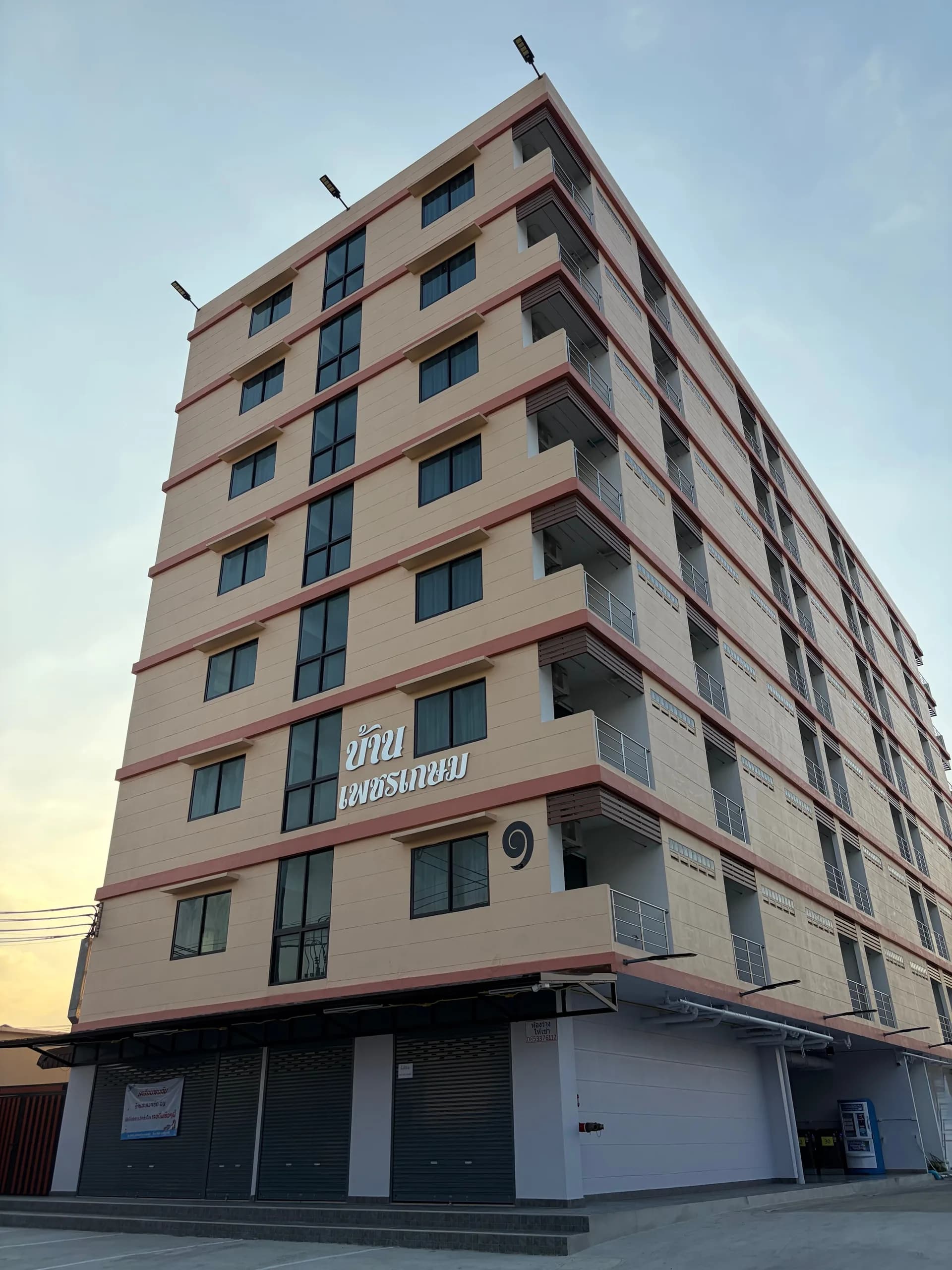 Baan Phetkasem, Phetkasem 48 Yaek 16 : studios de 28 m² à louer au mois, immeuble neuf, 7-Eleven à côté photo 2