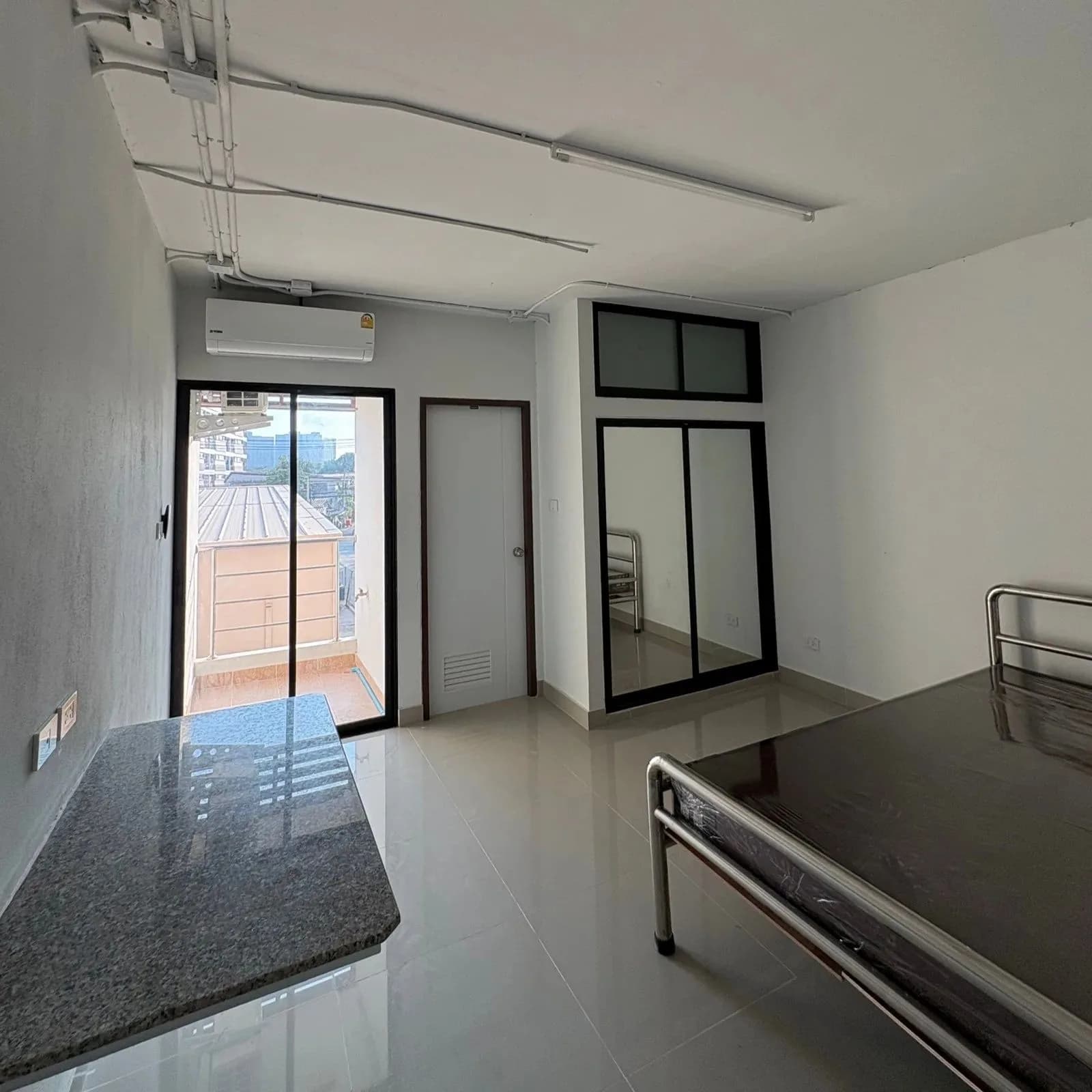 Baan Phetkasem, Phetkasem 48 Yaek 16 : studios de 28 m² à louer au mois, immeuble neuf, 7-Eleven à côté photo 4