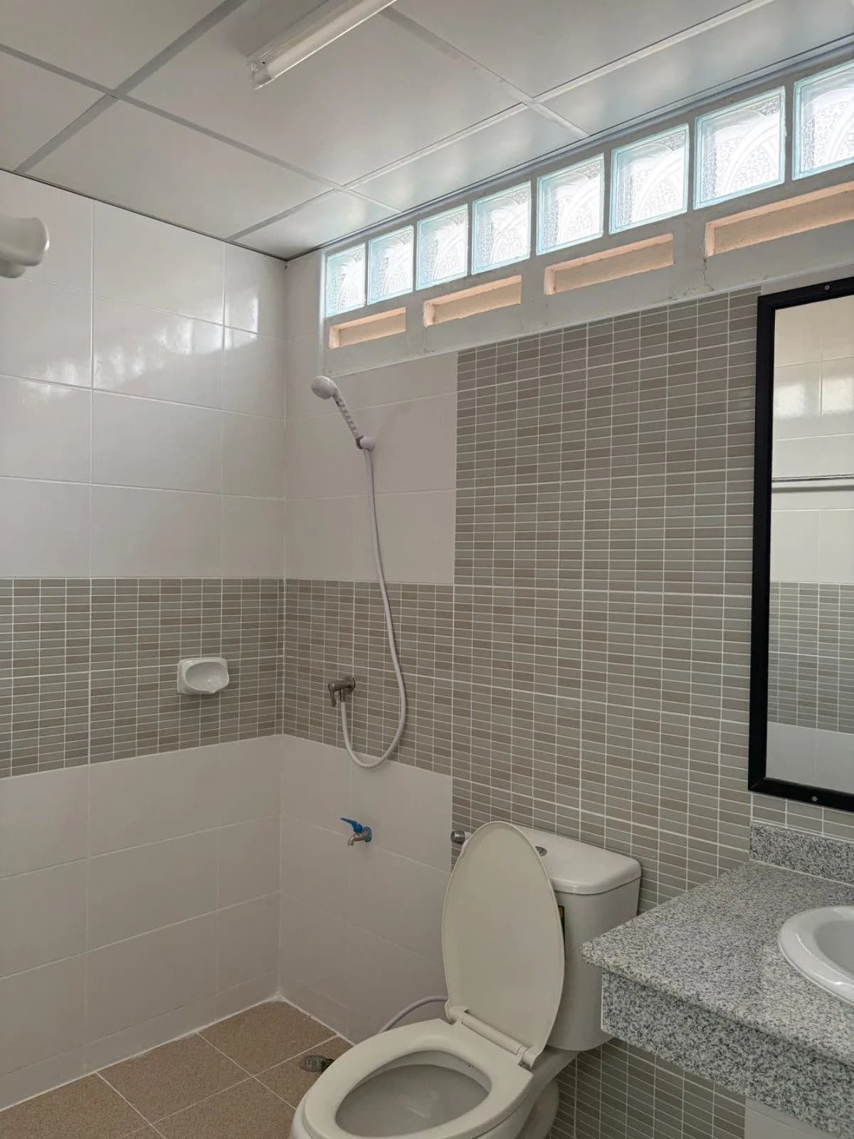 Baan Phetkasem, Phetkasem 48 Yaek 16 : studios de 28 m² à louer au mois, immeuble neuf, 7-Eleven à côté photo 8