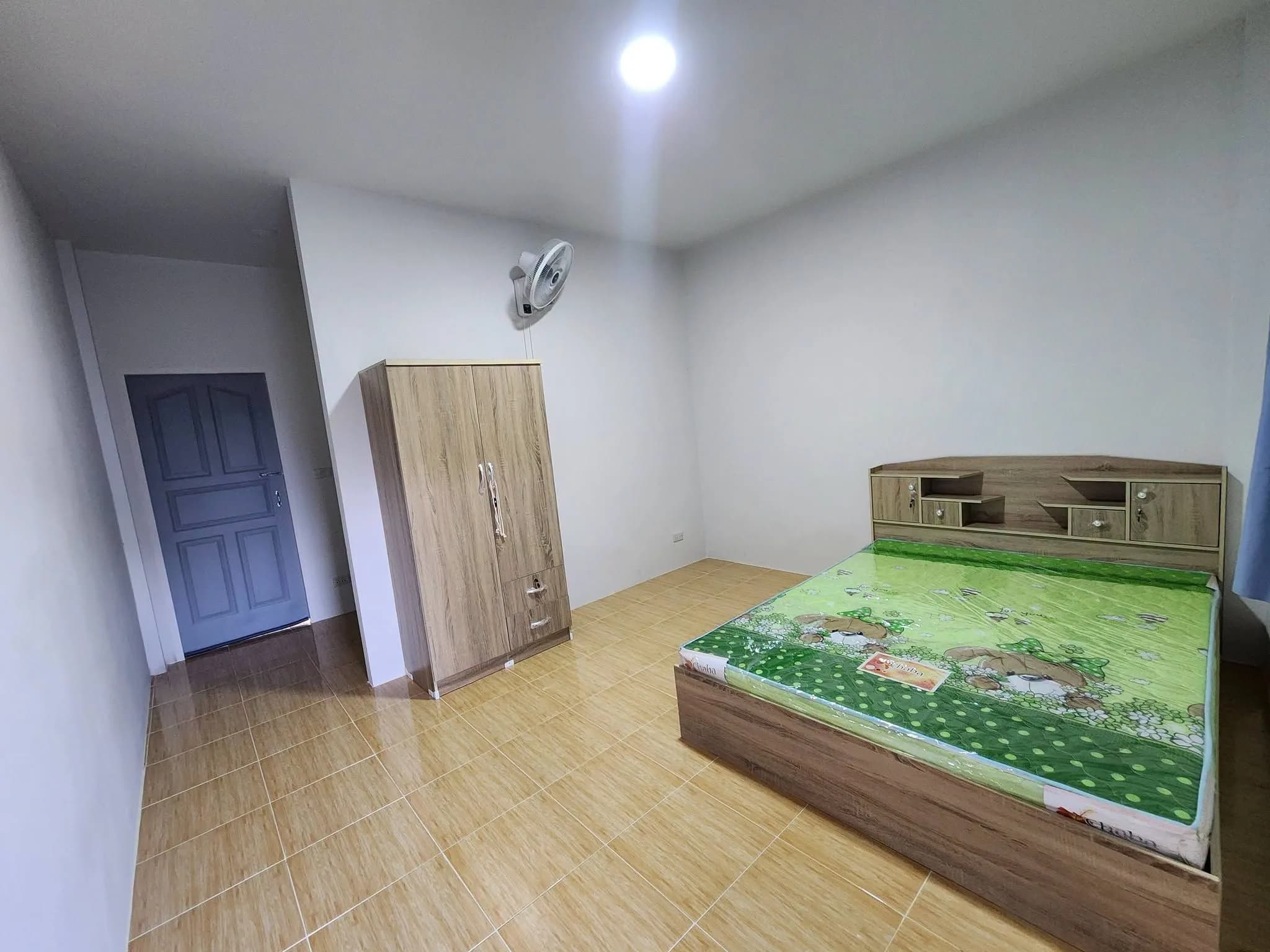 Baan Si Khiao Rooms, Umong, Lamphun : chambres neuves au mois avec ventilateur ou climatisation, près de Chai Sathan Market
