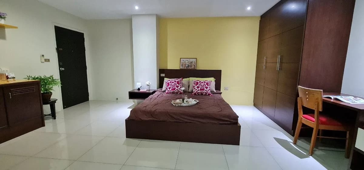 استوديوهات بمساحة 38 م² بأثاث مدمج للإيجار الشهري في Baan Soi 8 Apartment، Soi Lat Phrao 8، على بعد 600 م من محطة MRT Phahon Yothin صورة 4