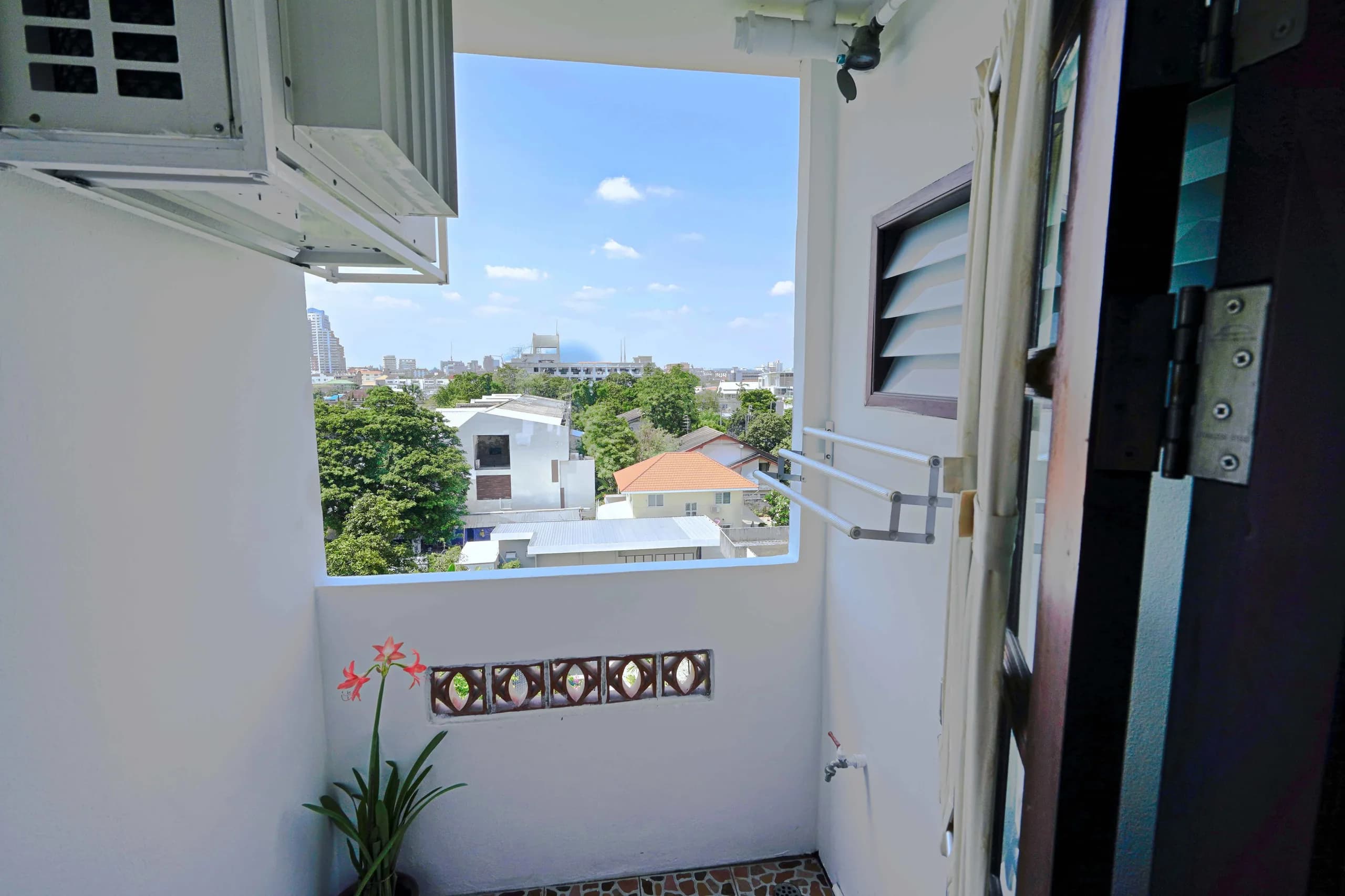 Baan Supar Apartment, Soi Lat Phrao 35: Zimmer zur Monatsmiete mit kostenlosem Glasfaser-Internet und Fitnessraum Foto 6