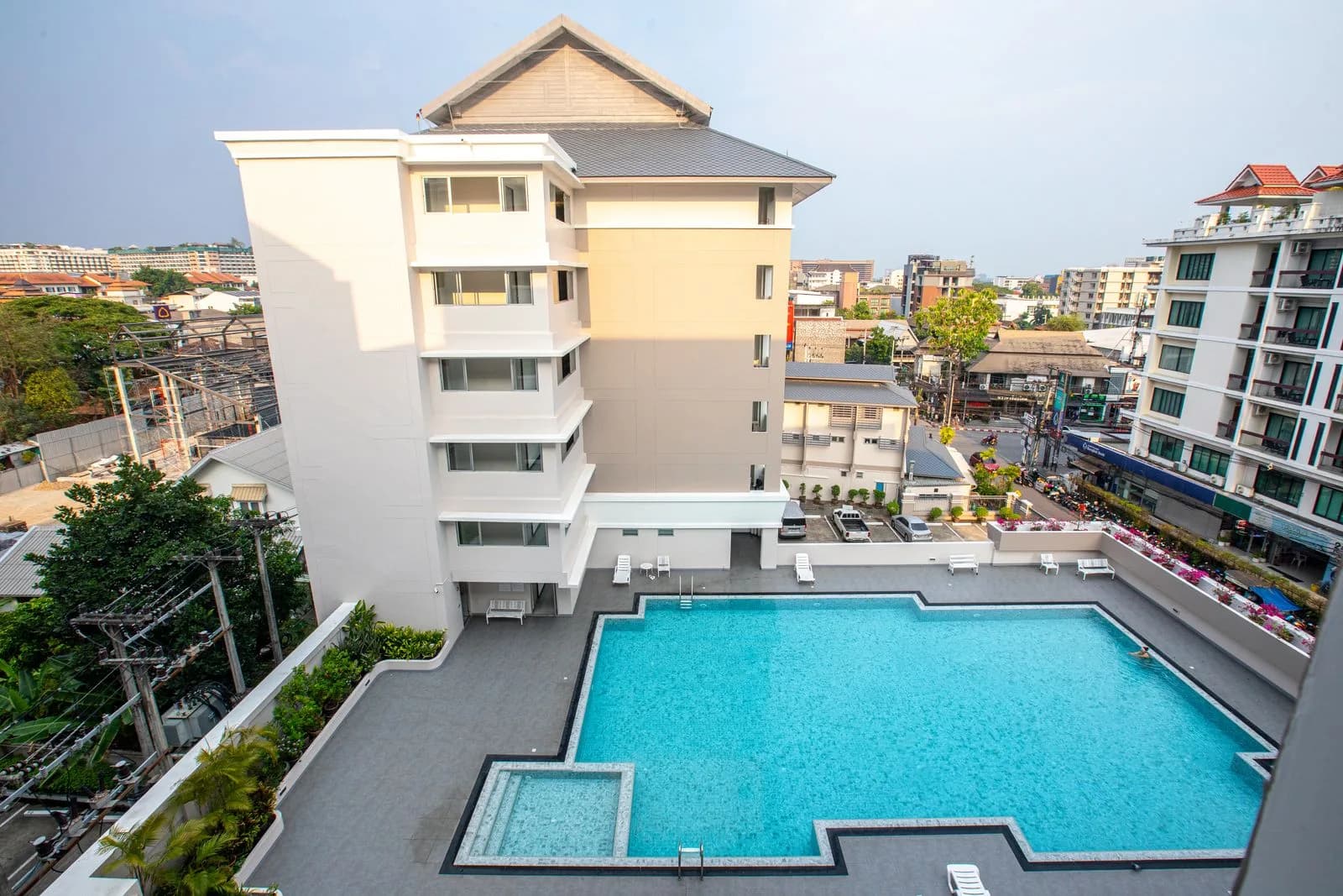 Baan Thai Living Nimman, Soi 6: Furnished Monthly Rooms with Pool near Chiang Mai University photo 2