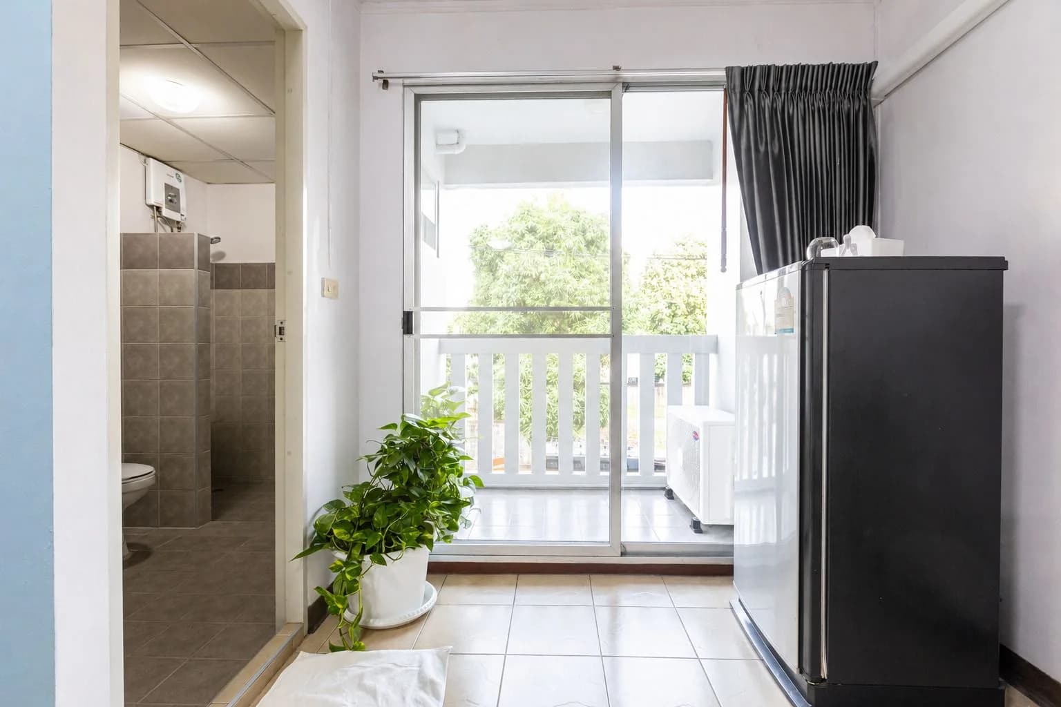 บ้านไทยลิฟวิ่ง อุบล ในเมือง ห้องสตูดิโอและห้อง 1 ห้องนอนรายเดือน ใกล้โรงพยาบาลสรรพสิทธิประสงค์ รูปที่ 3