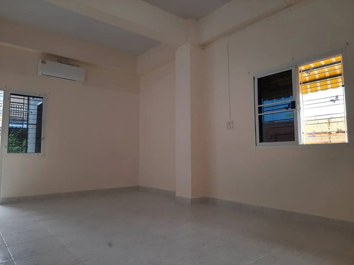 Baan Thong Kiao (Bangunan Kuning), Soi Thesaban Bang Pu 41, Samut Prakan: Bilik sewa bulanan 24.5 m², kira-kira 300 m dari BTS Phraek Sa foto 2