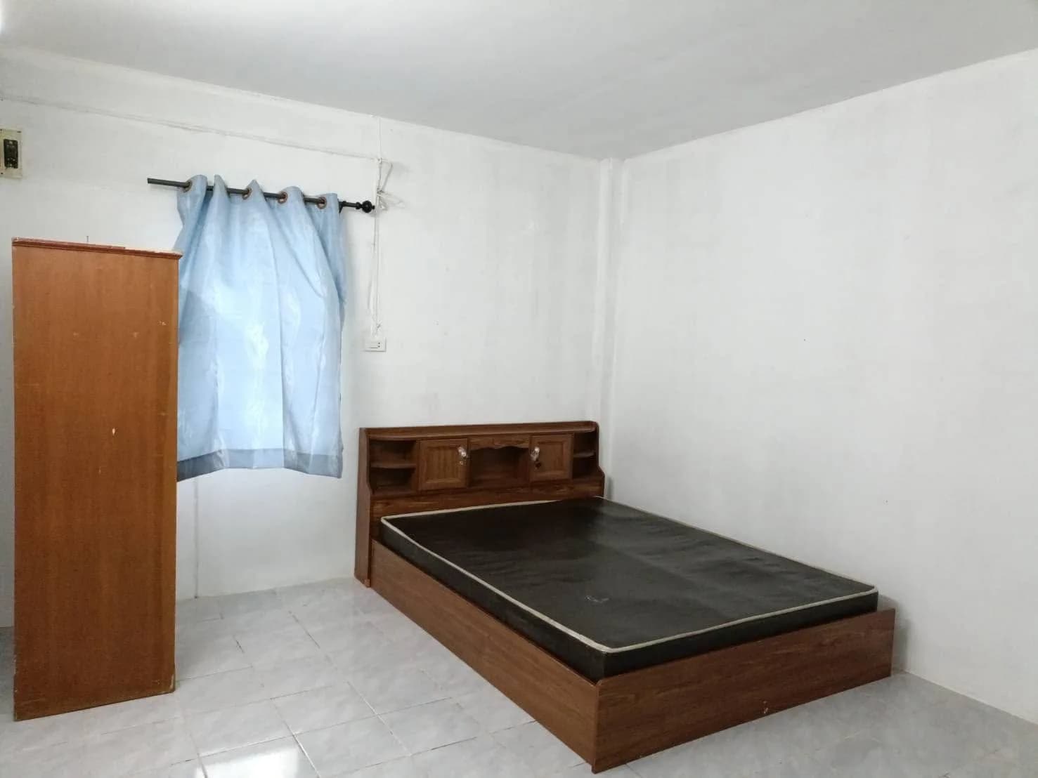 Baan Wanitcha Dormitory, Ban Klang, Lamphun : chambres avec ventilateur et chambres jumelées au mois, près de la Northern Region Industrial Estate