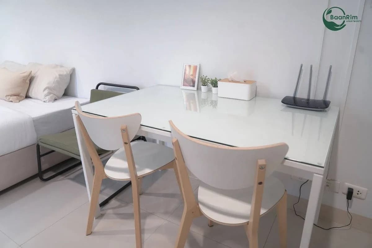 Baanrim Ratchada Apartment, Soi Inthamara 47 (Ratchada 17), nahe MRT Sutthisan: Studios und 1-Schlafzimmer-Wohnungen zur Monatsmiete Foto 4