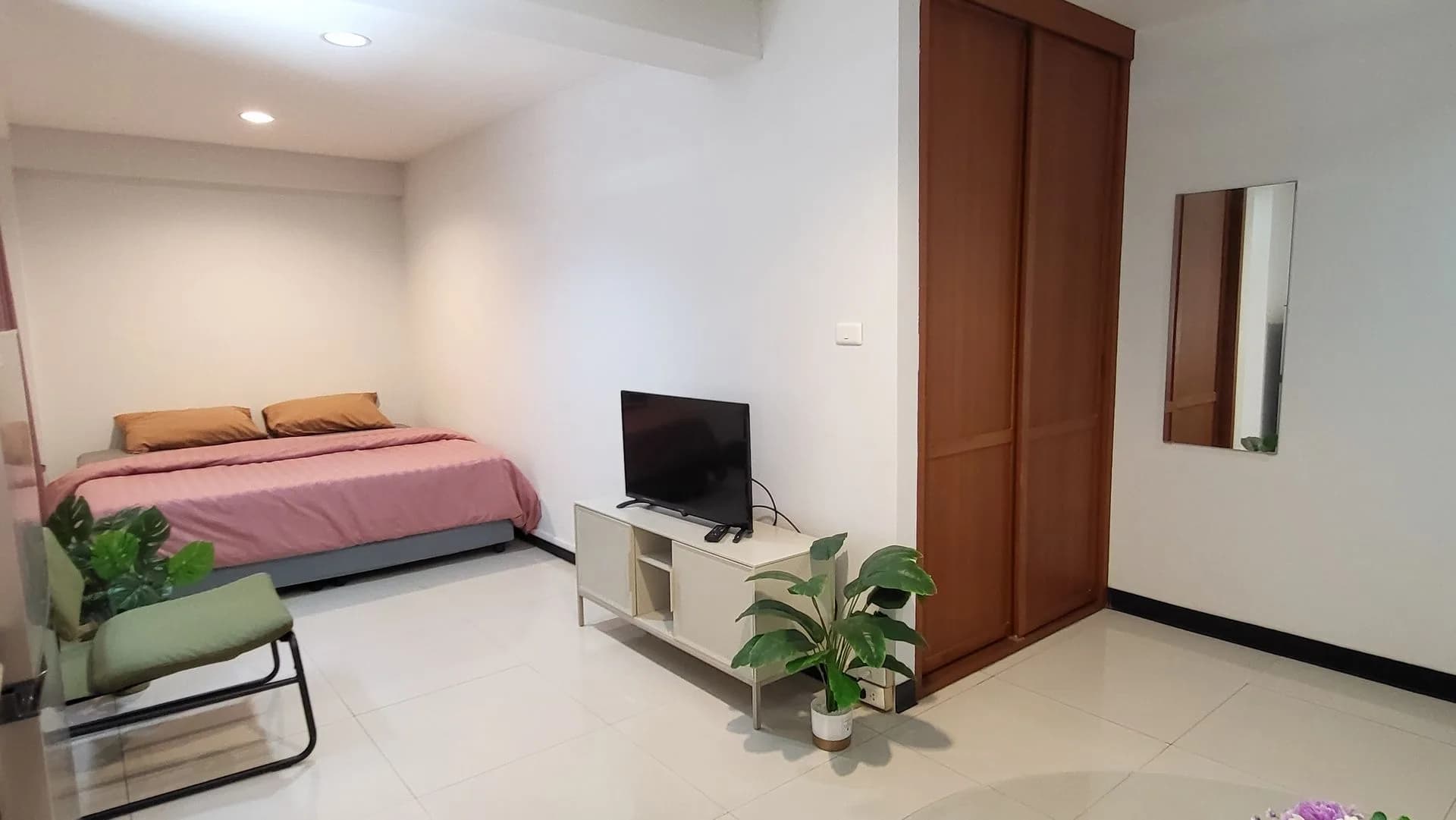 Baanrim Ratchada Apartment, Soi Inthamara 47 (Ratchada 17), nahe MRT Sutthisan: Studios und 1-Schlafzimmer-Wohnungen zur Monatsmiete Foto 8