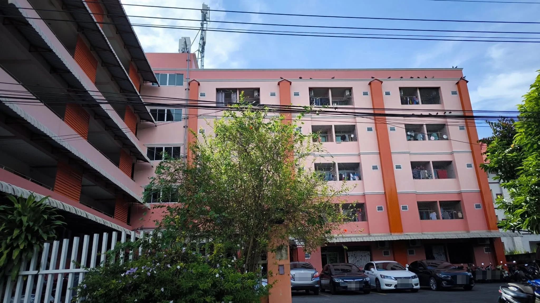 BB Place, Chang Phueak: Monthly Fan and Air-Conditioned Dormitory Rooms of 29 sq.m. near Lanna Commercial Technology College photo 2