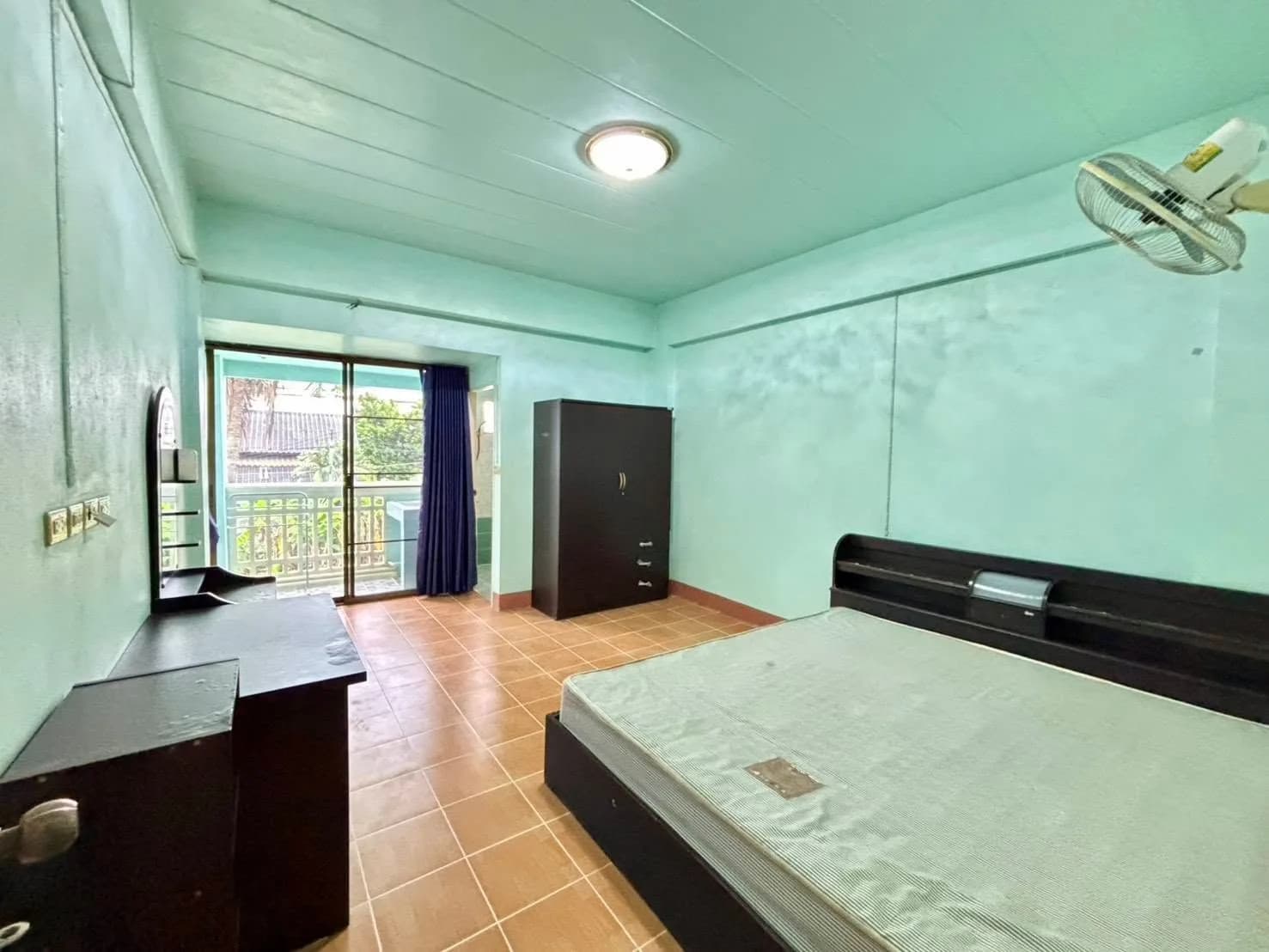 Benjarat Apartment، Mae Jo: غرف شهرية بمروحة ومكيّفة قرب جامعة Maejo صورة 3