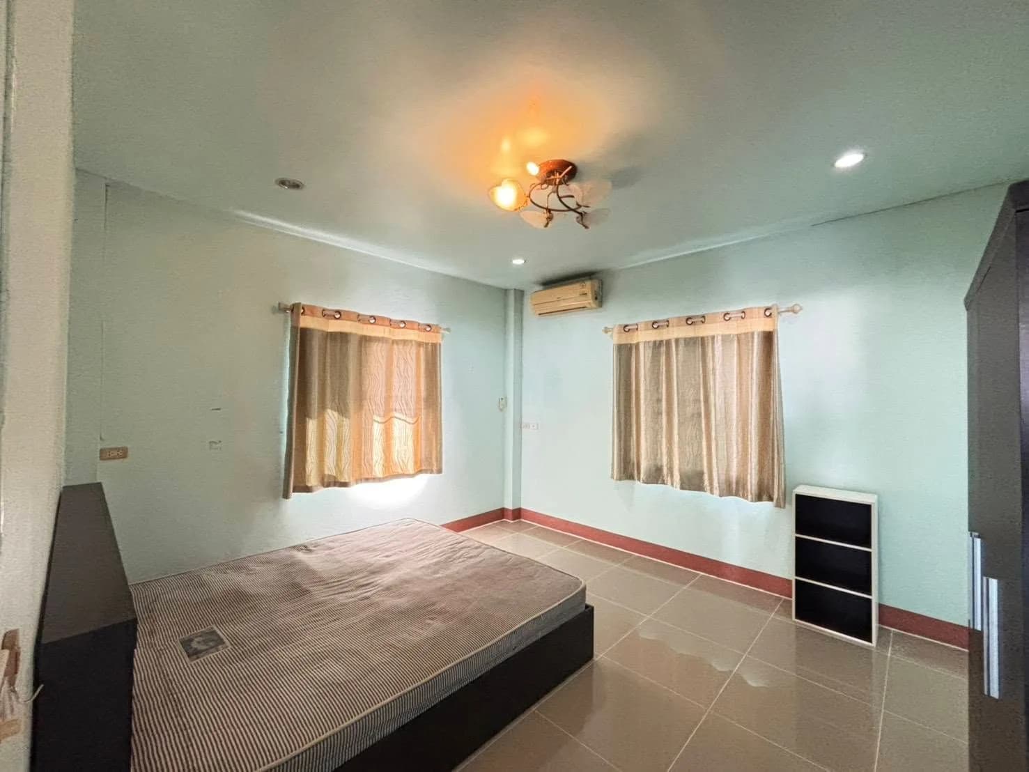 Benjarat Apartment، Mae Jo: غرف شهرية بمروحة ومكيّفة قرب جامعة Maejo صورة 5
