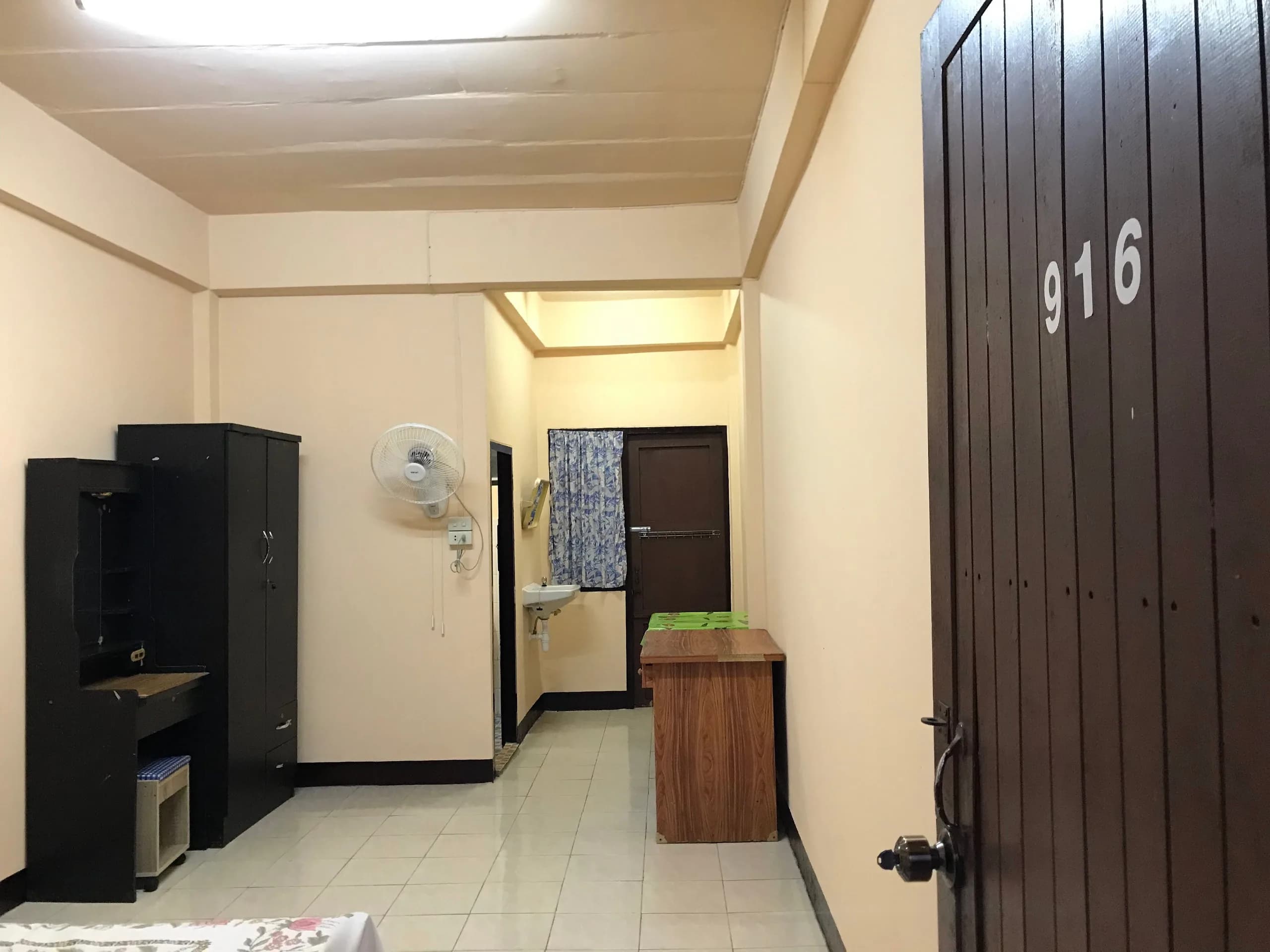 سكن Bua Charoen، Chotana Soi 12: غرف شهرية بمروحة ومكيّفة قرب جامعة Chiang Mai Rajabhat صورة 3