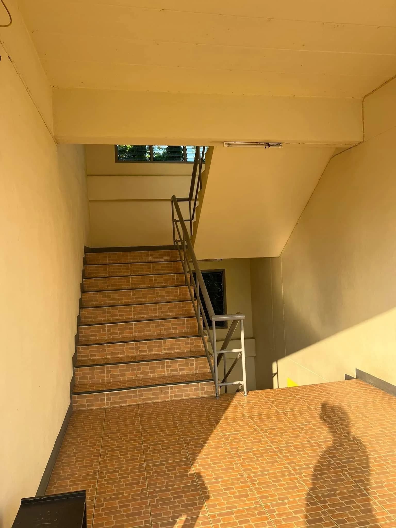 سكن Bua Charoen، Chotana Soi 12: غرف شهرية بمروحة ومكيّفة قرب جامعة Chiang Mai Rajabhat صورة 8