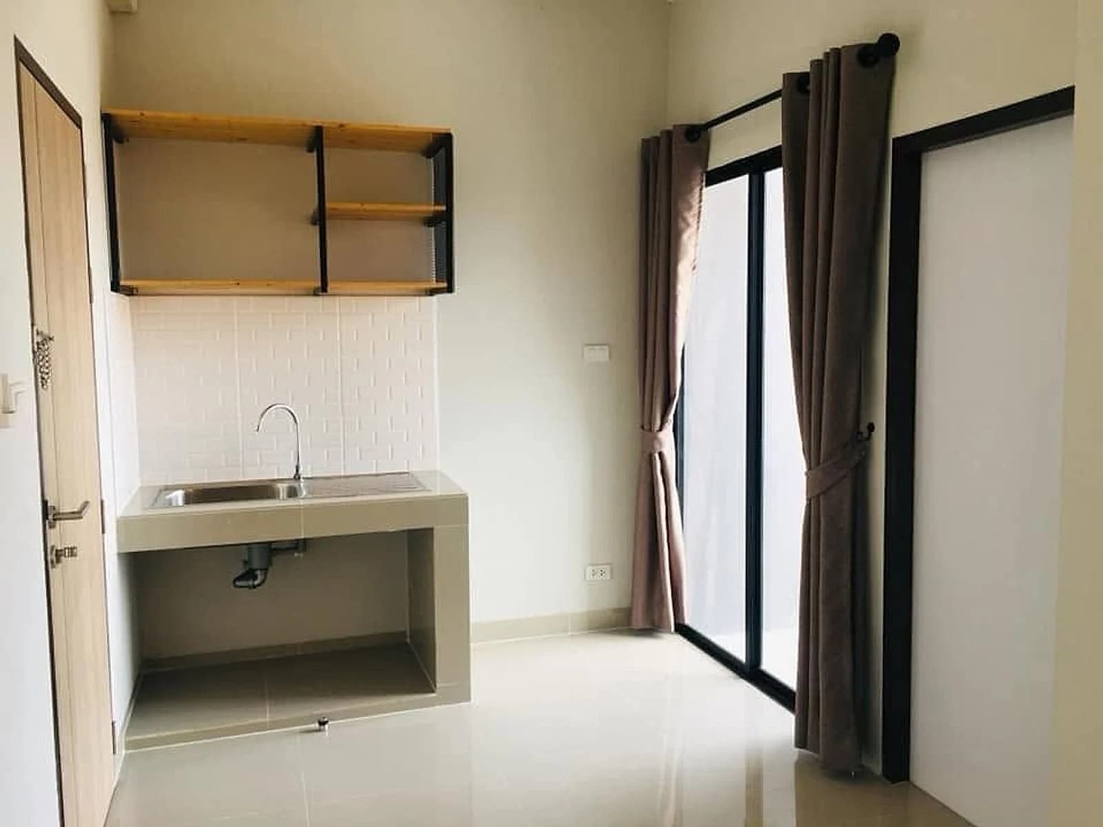 Buathong Pool Villa, Bang Bua Thong, Нонтхабури: сервисные апартаменты с бассейном, комнаты 28 кв. м, помесячная аренда, около 500 м от MRT Khlong Bang Phai фото 4