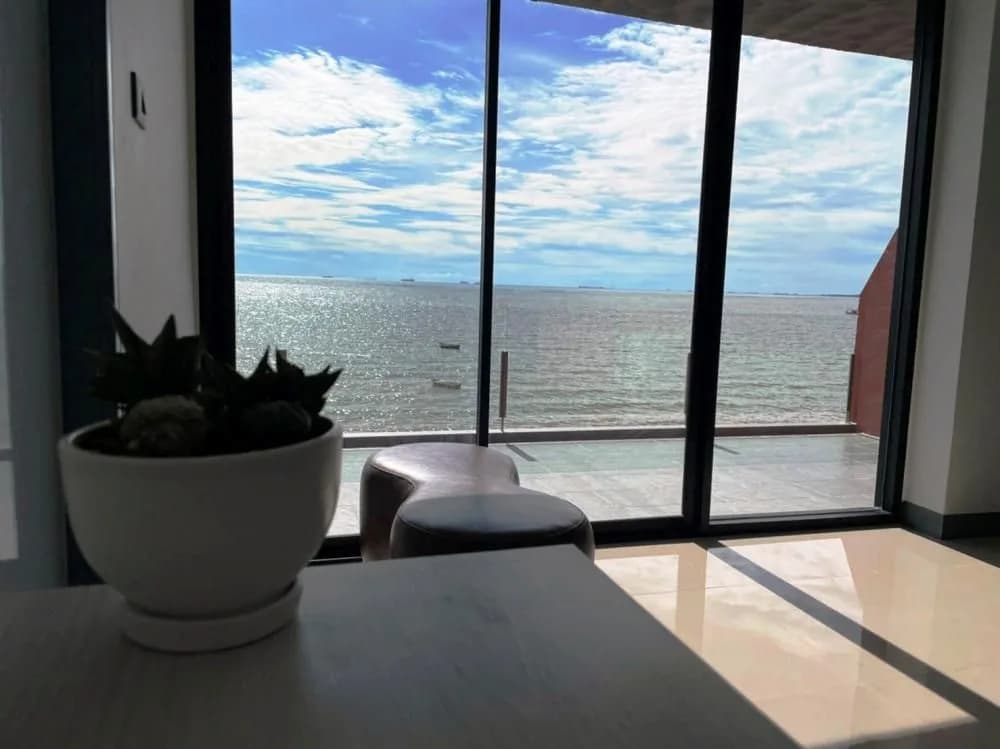 CASA 9 Banglamung, Bang Lamung: Monatszimmer mit Meerblick oder Stadtblick und Privatstrand nahe Rong Po Market Foto 4