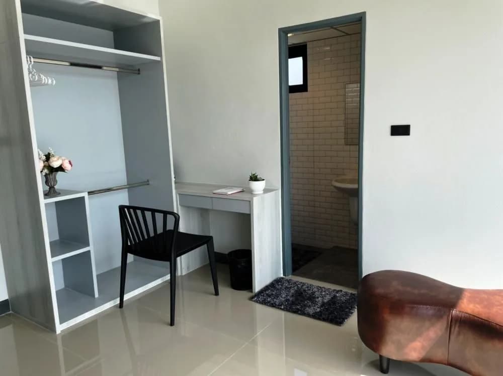 CASA 9 Banglamung, Bang Lamung: Monatszimmer mit Meerblick oder Stadtblick und Privatstrand nahe Rong Po Market Foto 6