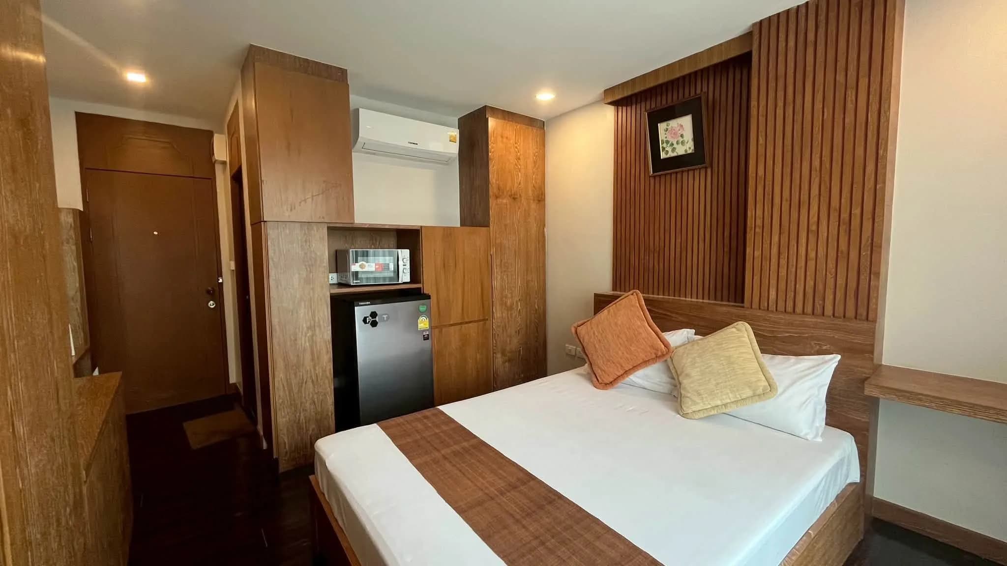 Casa KARIM, Soi Charan Sanitwong 74/1, Bang Phlat: Monthly Studios of 20 sq.m. next to MRT Bang Phlat photo 2
